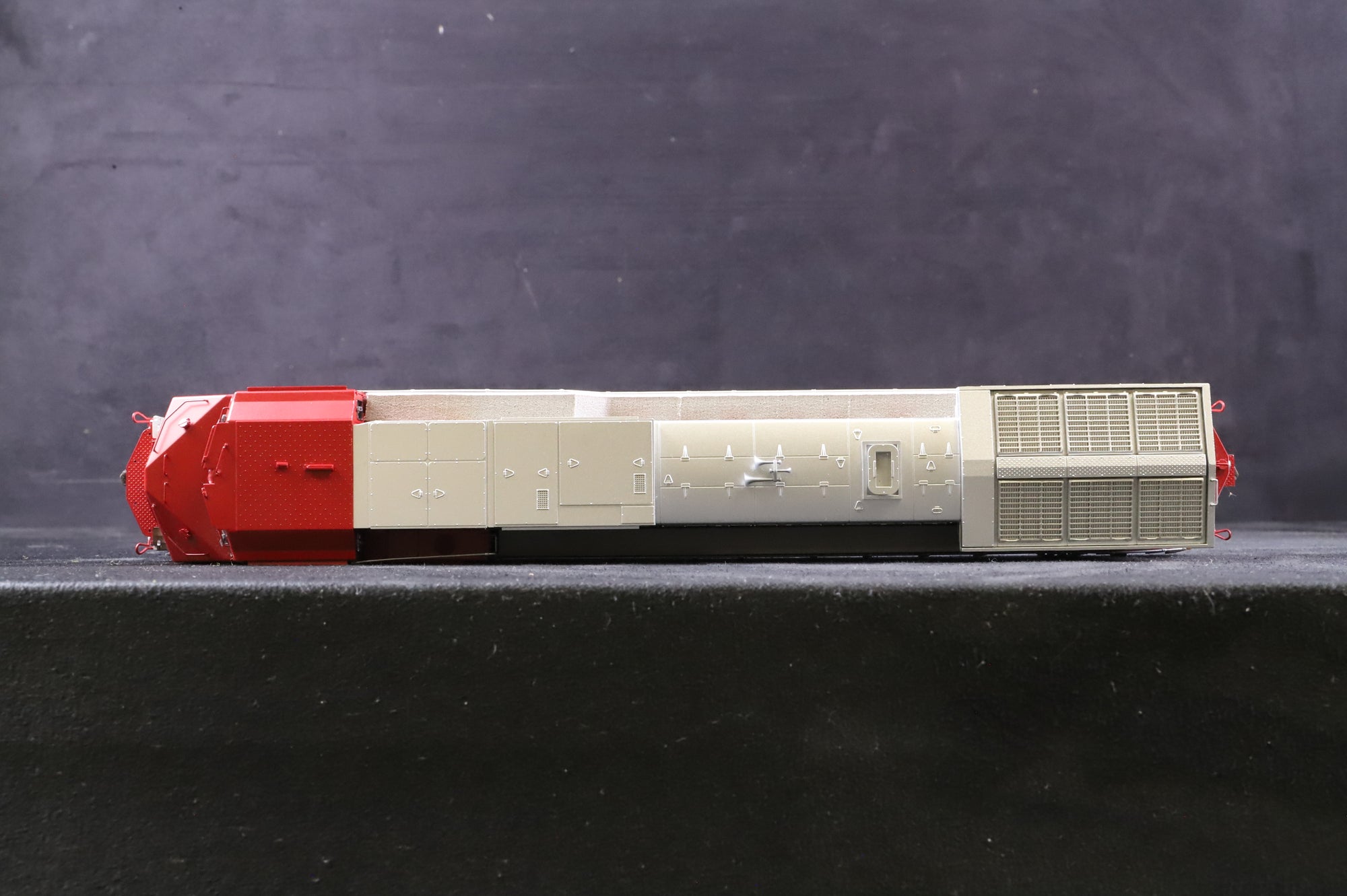 Atlas HO 9680 Dash 8-40CW No.880 in Santa Fe Livery - DCC Sound