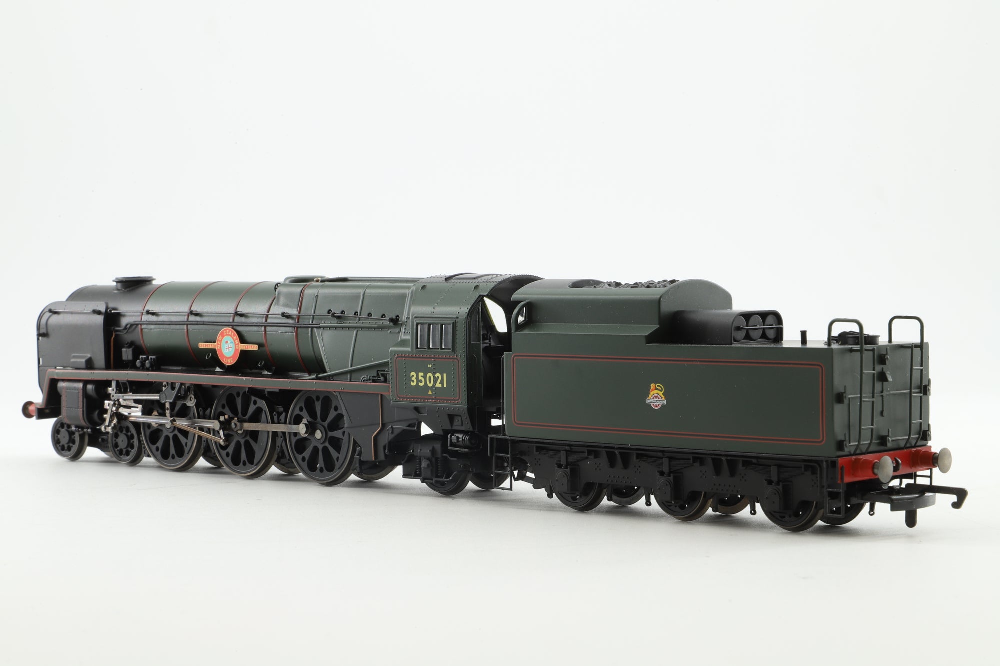 Hornby OO R2300 Bournemouth Belle Train Pack