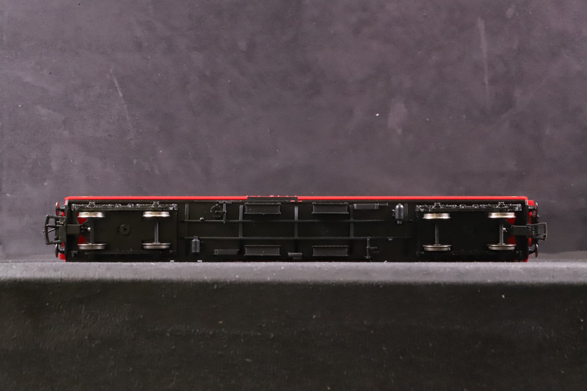 Bachmann OO 39-420W TPO Sort Van W80300 in Royal Mail (Pre-1974 Branding) Livery