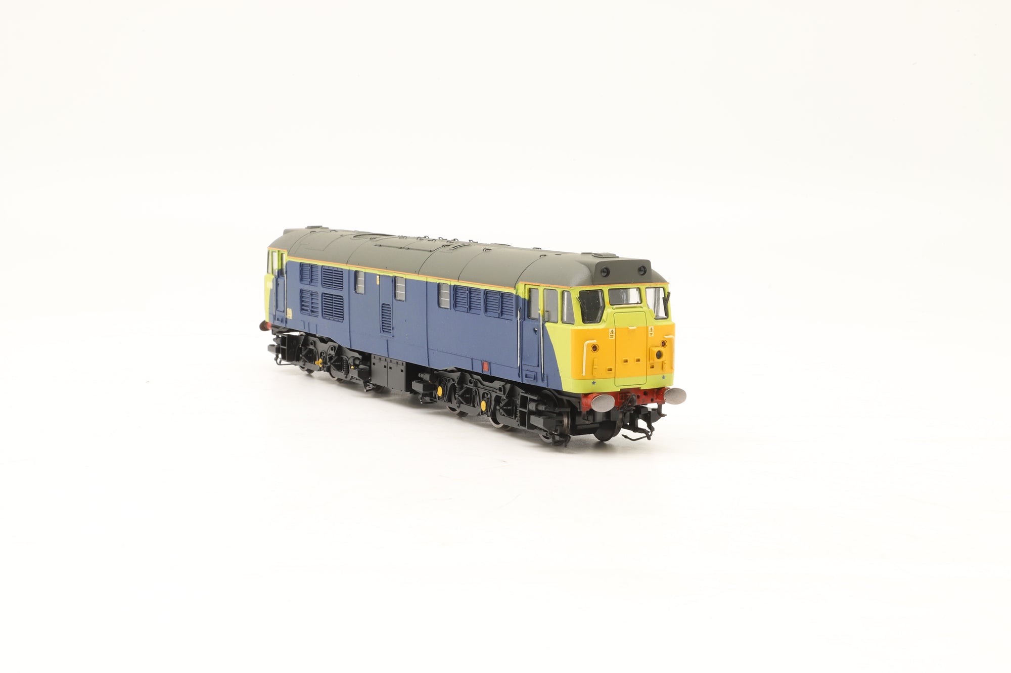 WORKSHOP Hornby OO R2753 Class 31 '31601' Resprayed