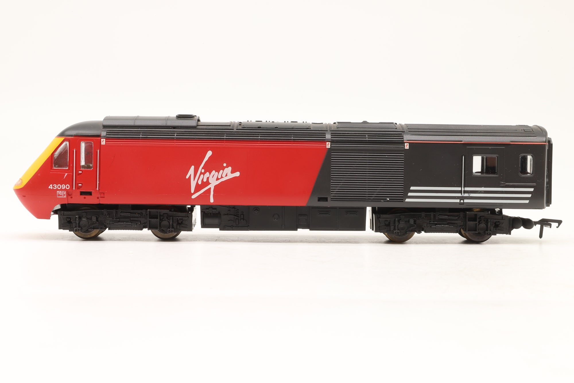 Hornby OO R2114 Virgin 125 High Speed Train DCC Fitted