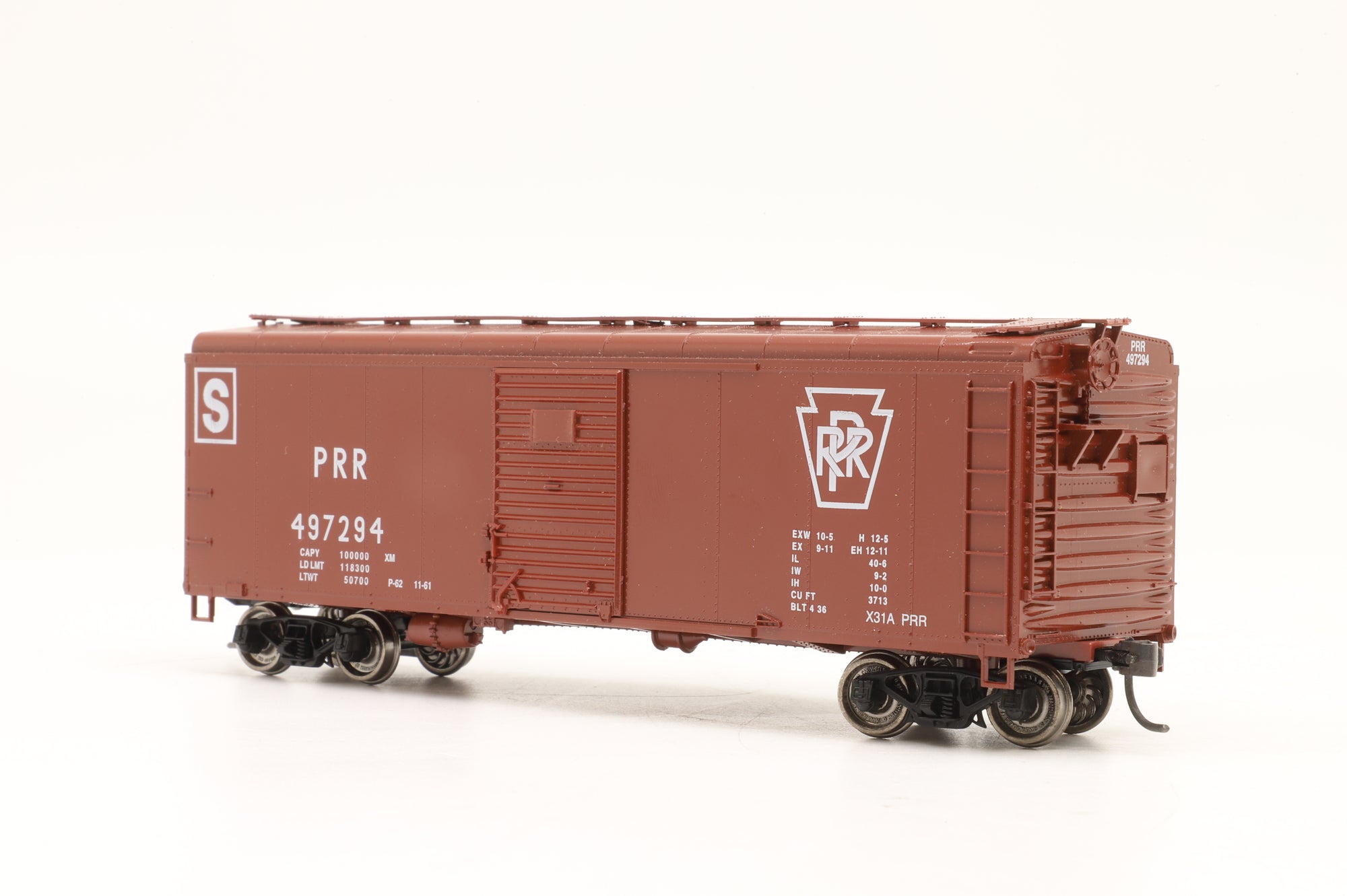 Bowser HO Kit-Built 55306 40' Inset Round Roof Single Door Box Car in PRR Brown