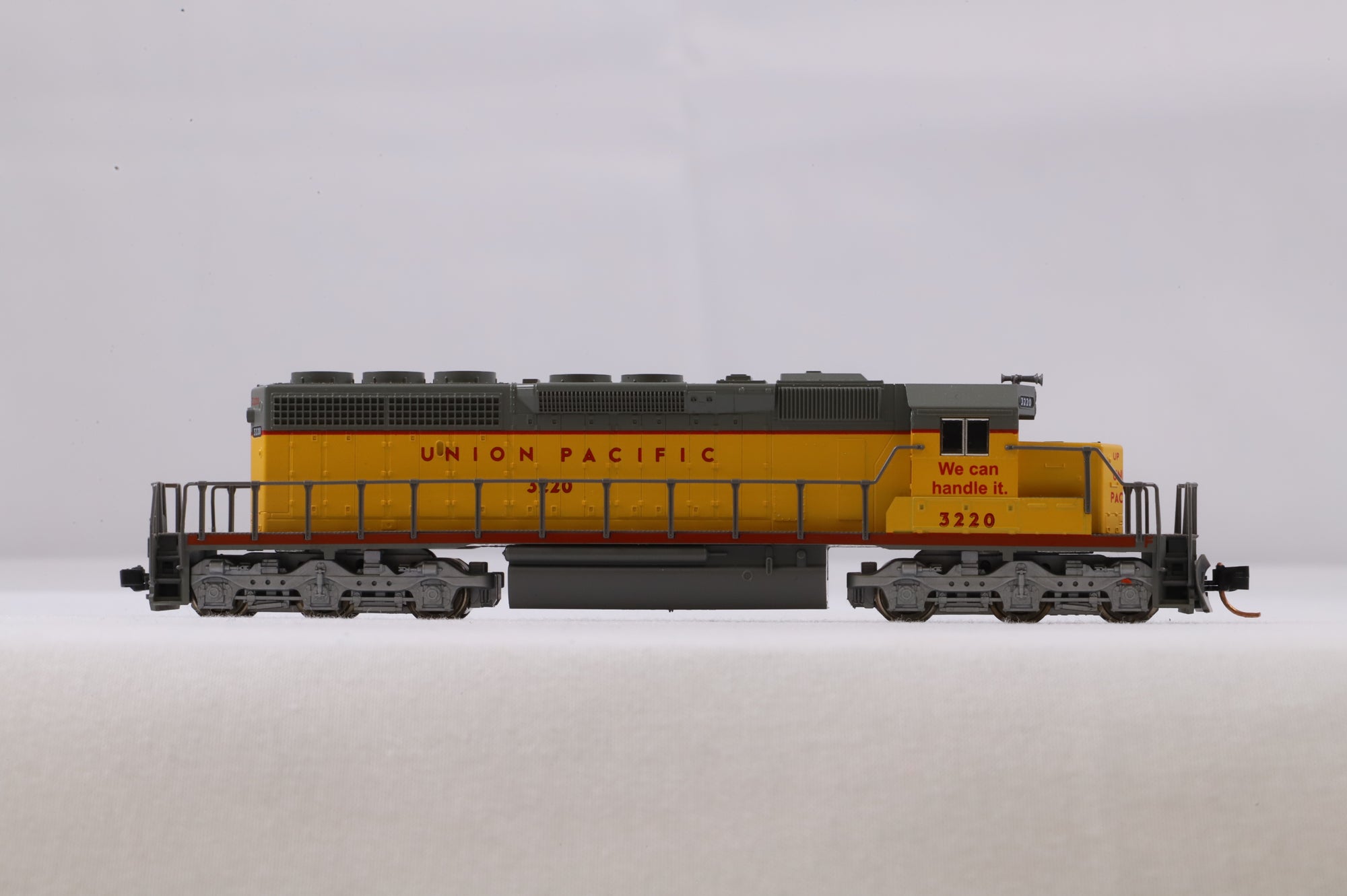 Kato N 176-4812 SD40-2 Early UP '3220' Diesel Locomotive