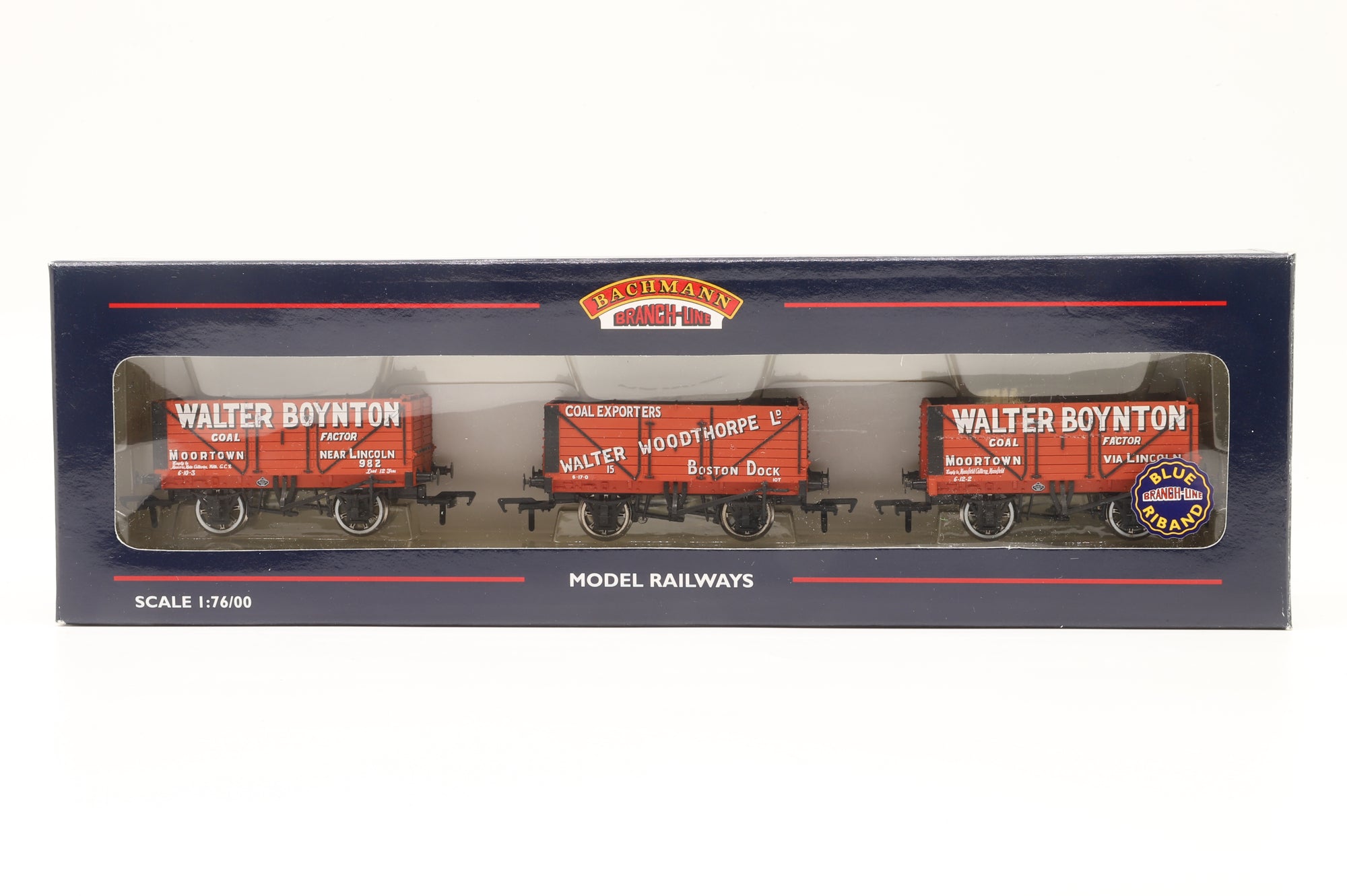 Bachmann OO 37-079X Triple Pack of Walter Boynton/Woodthorpe 7 Plank Wagons