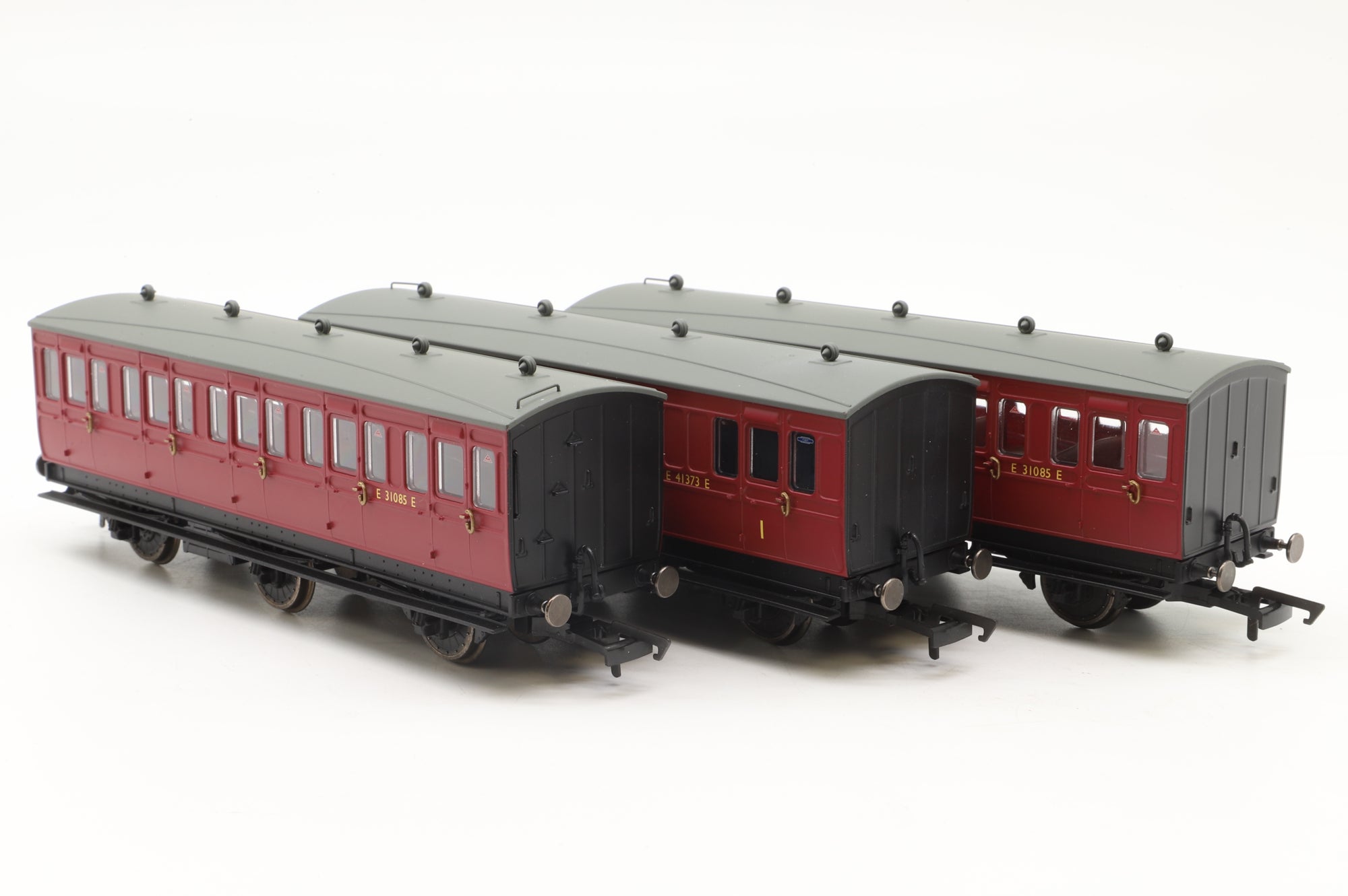Hornby OO Rake Of 3 BR 6 Wheel Coaches Inc. R40123 R40124 & R40124A