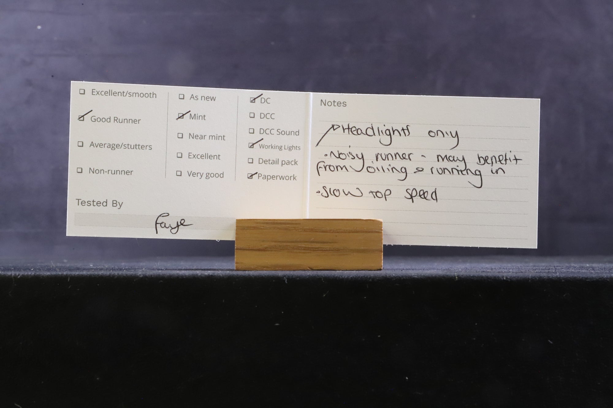 Atlas HO 9198 GP-40 Loco No.301 w/ Low Nose in Vermont Railway Livery