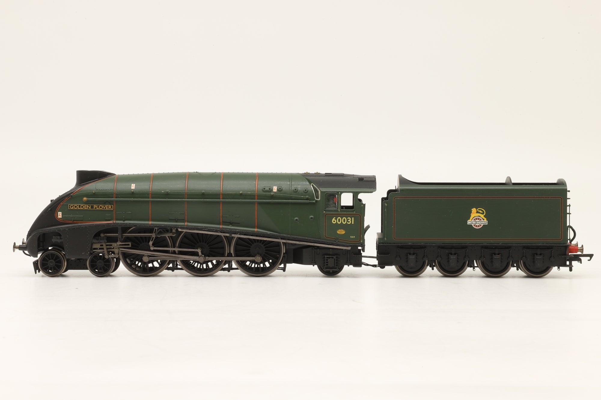 WORKSHOP Hornby OO A4 Class '60031' 'Golden Plover' BR Lined Green E/C Repainted