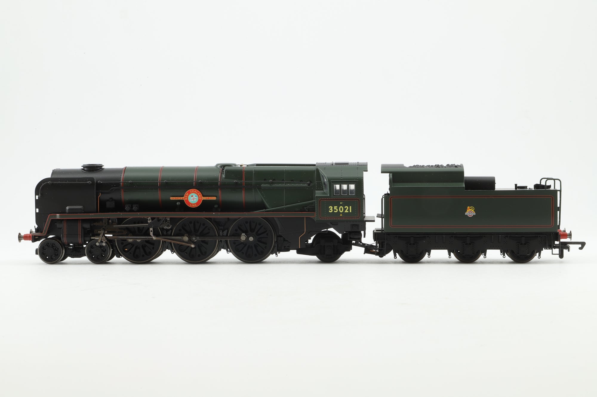 Hornby OO R2300 Bournemouth Belle Train Pack