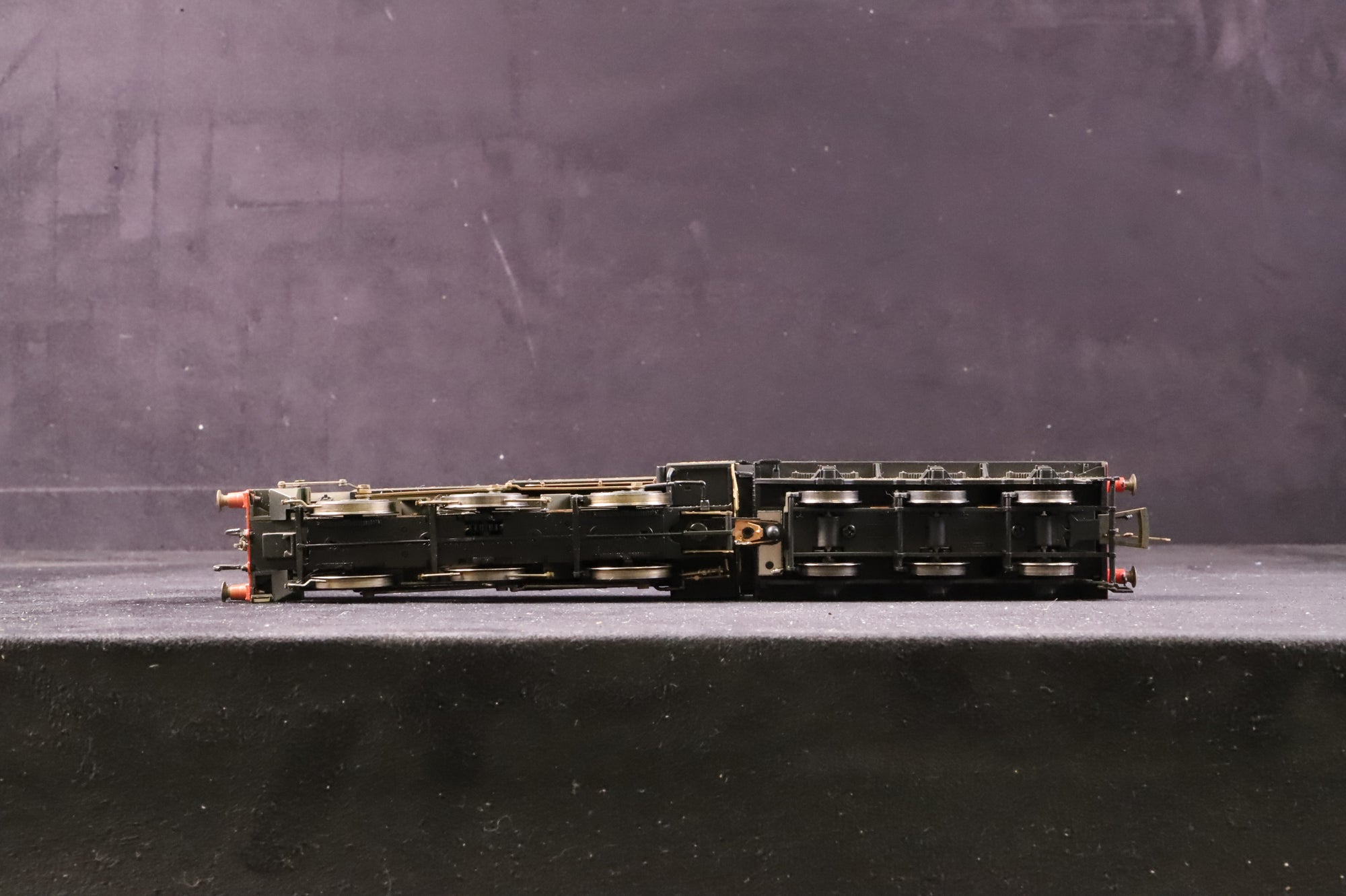 Hornby OO R2344A Class Q1 '33006' BR Black L/C Weathered