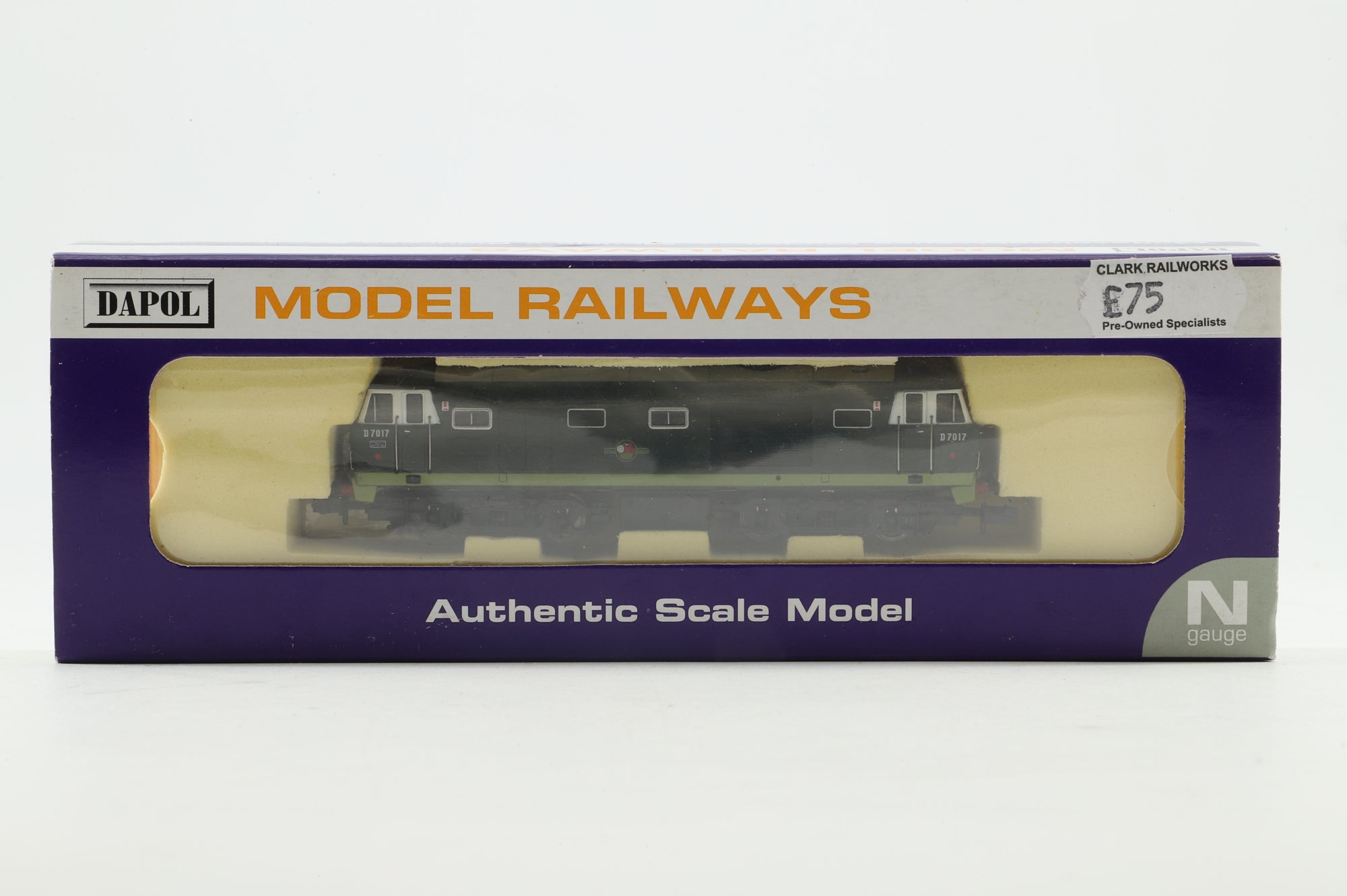 Dapol N ND084Z Class 35 Hymek 'D7017' BR Green