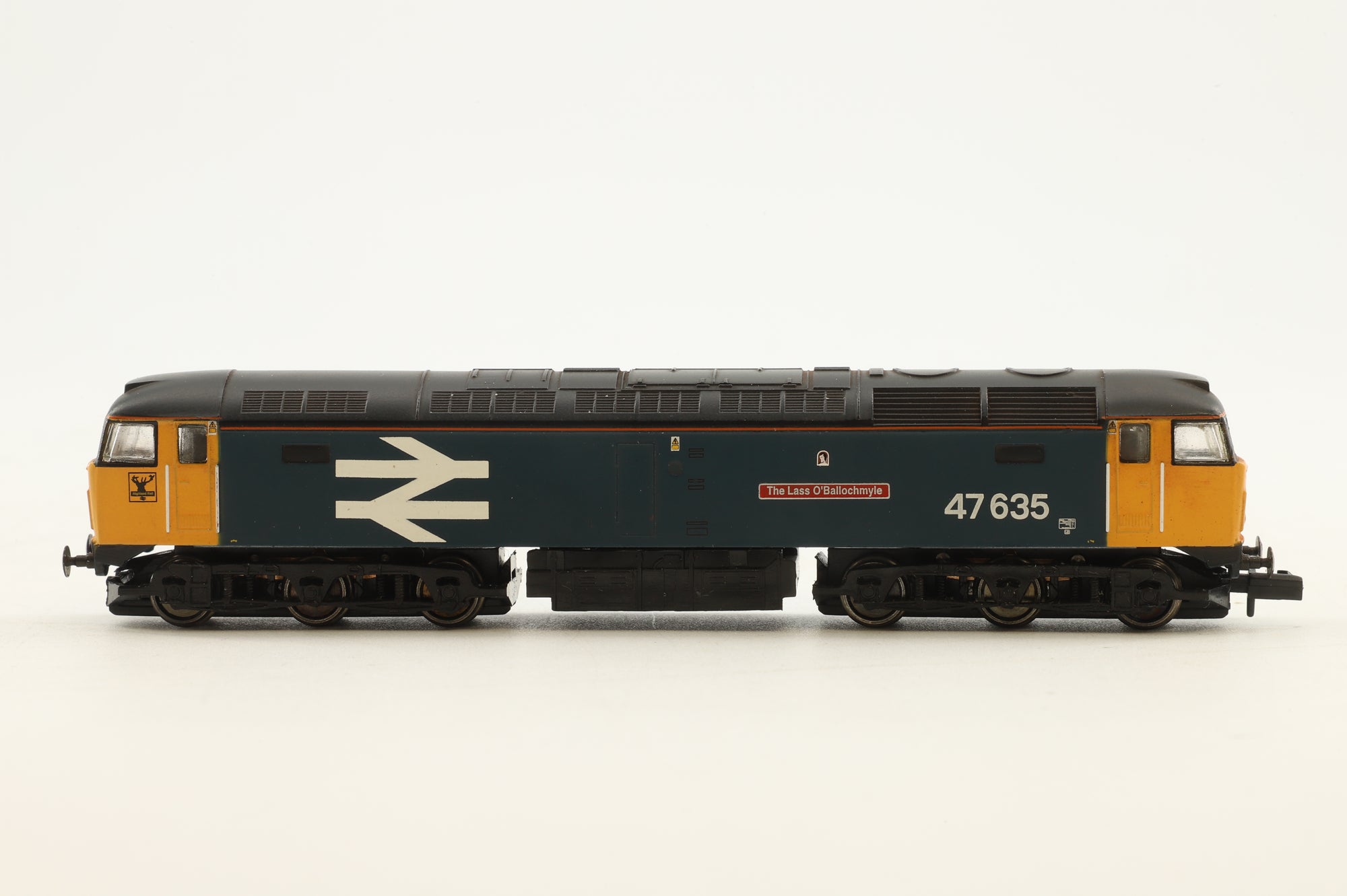 Graham Farish N 371-320 Class 47 '47635' 'The Lass O'Ballochmyle' BR Blue, Weathered