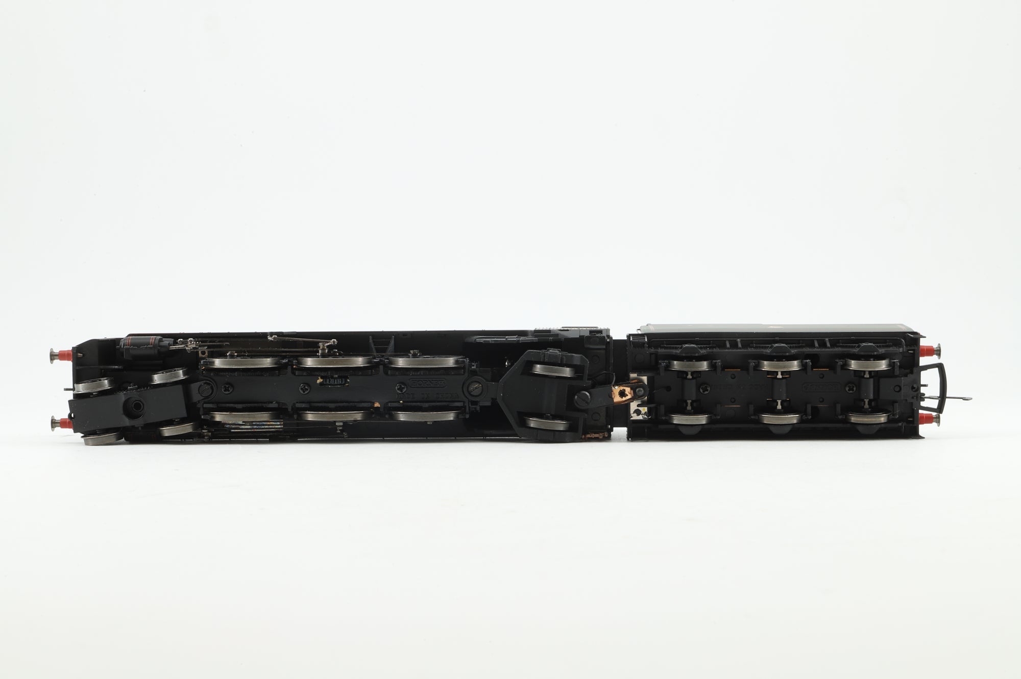 Hornby OO R2300 Bournemouth Belle Train Pack