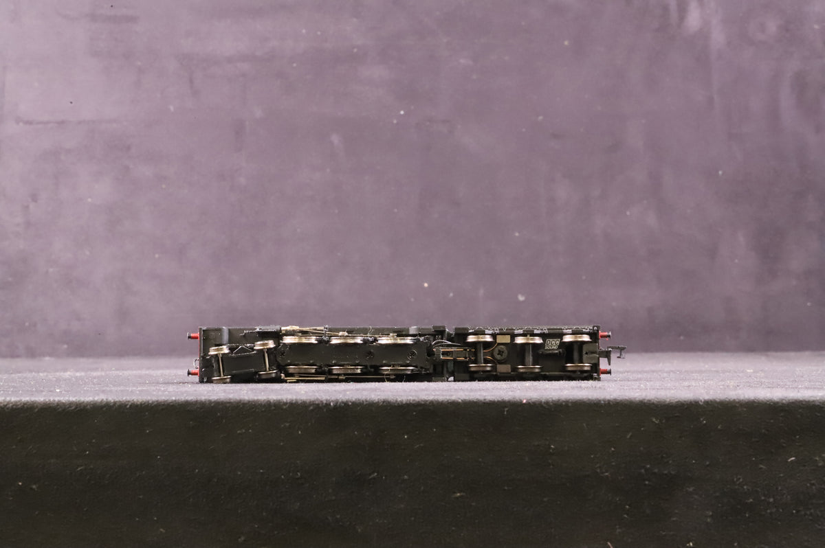 Graham Farish N Gauge 370-160 Castle Class 5080 &#39;Defiant&#39; in GWR Lined Green - DCC Sound