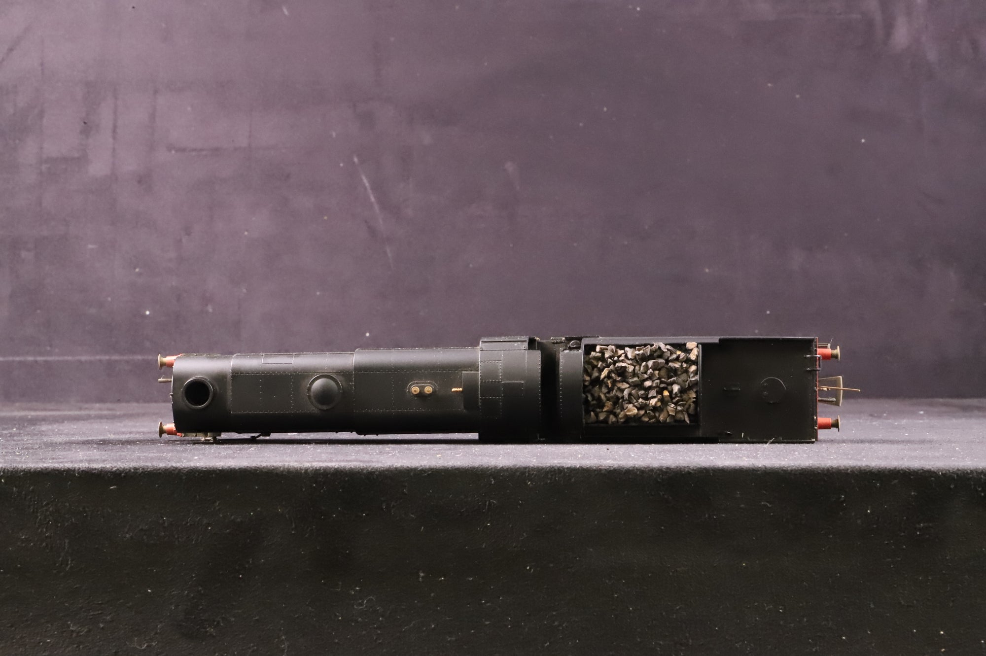 Hornby OO R2344A Class Q1 '33006' BR Black L/C Weathered