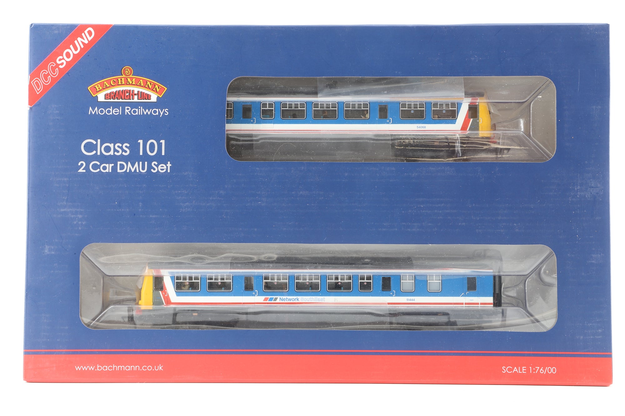 Bachmann OO 32-290DS Class 101 DMU BR Network Southeast w/Fitted Passenger Figures, DCC Sound
