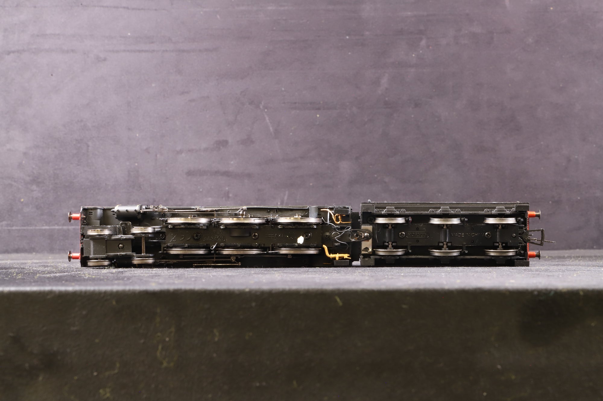 WORKSHOP Hornby OO R2631 LMS 4-6-0 Royal Scot Class 7P '6133' 'The Green Howards'