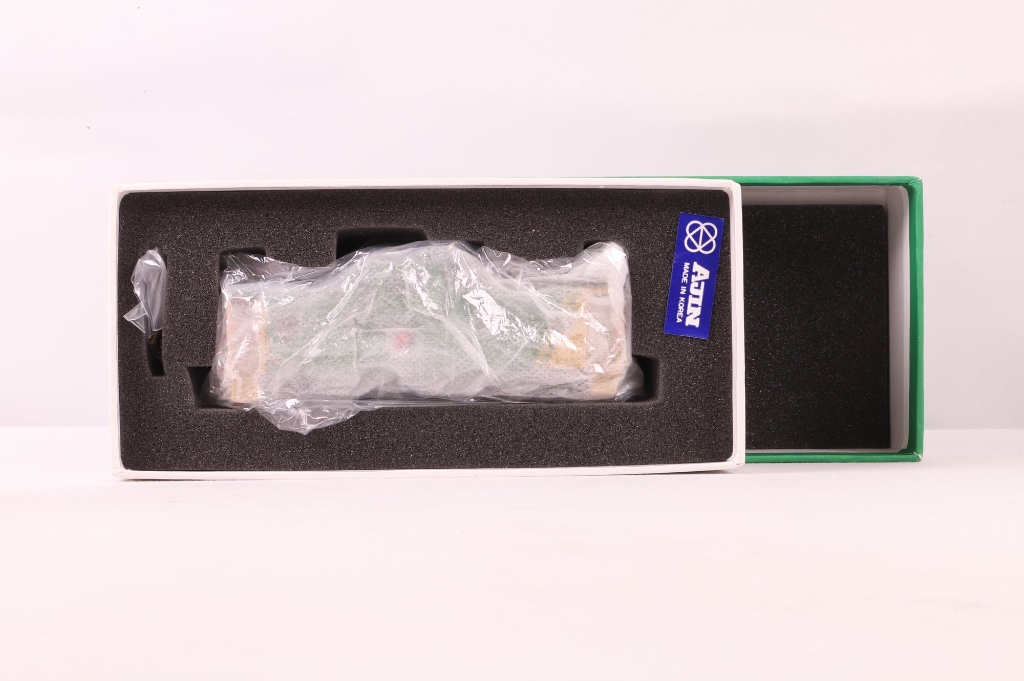 Overland Models HO Brass OMI-4243.1 Caboose NP W-V w/LT Green/Yellow '10417'