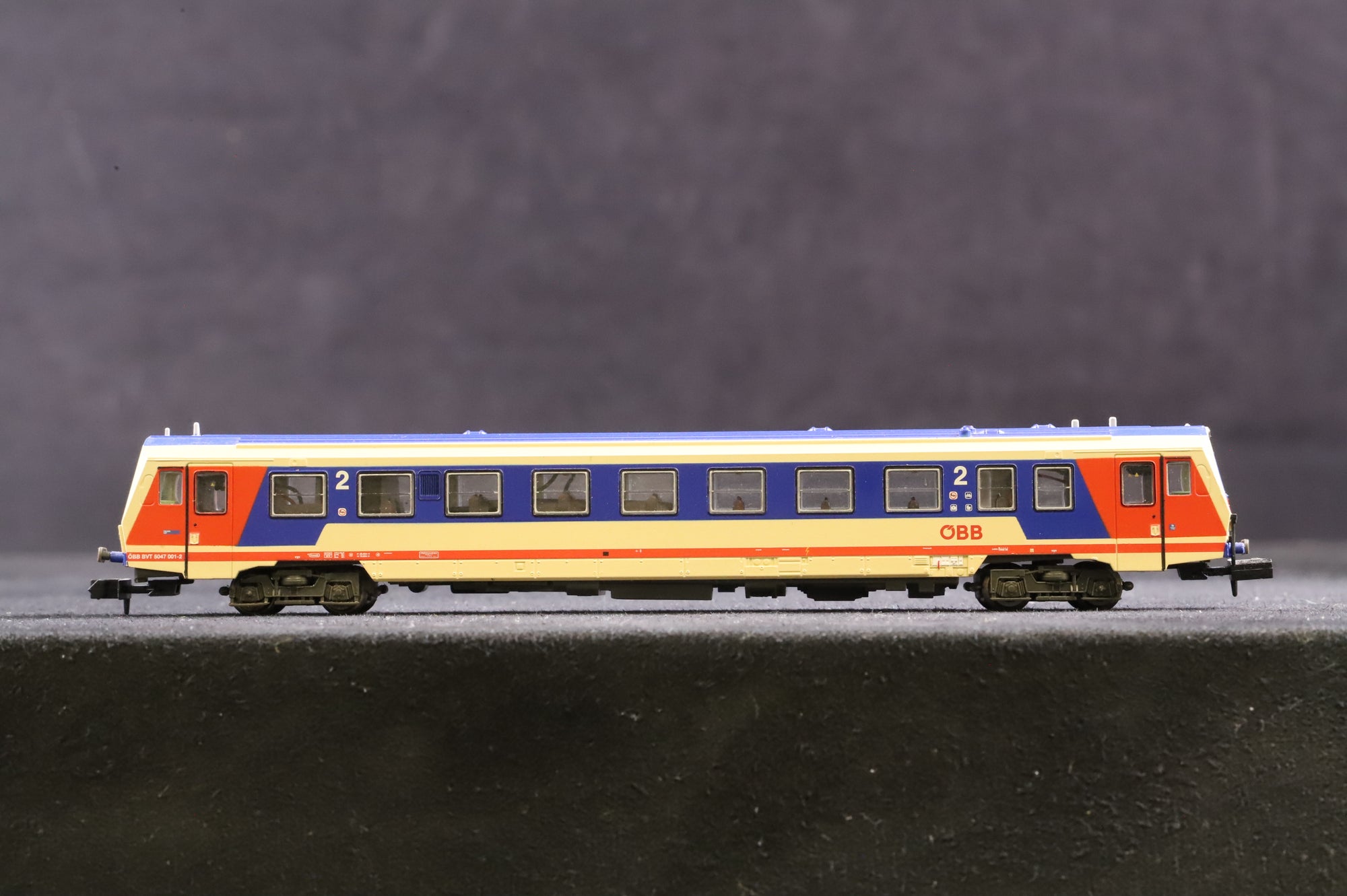 Arnold N Gauge HN2278 RENFE Diesel Railcar 5047 in ÖBB Livery