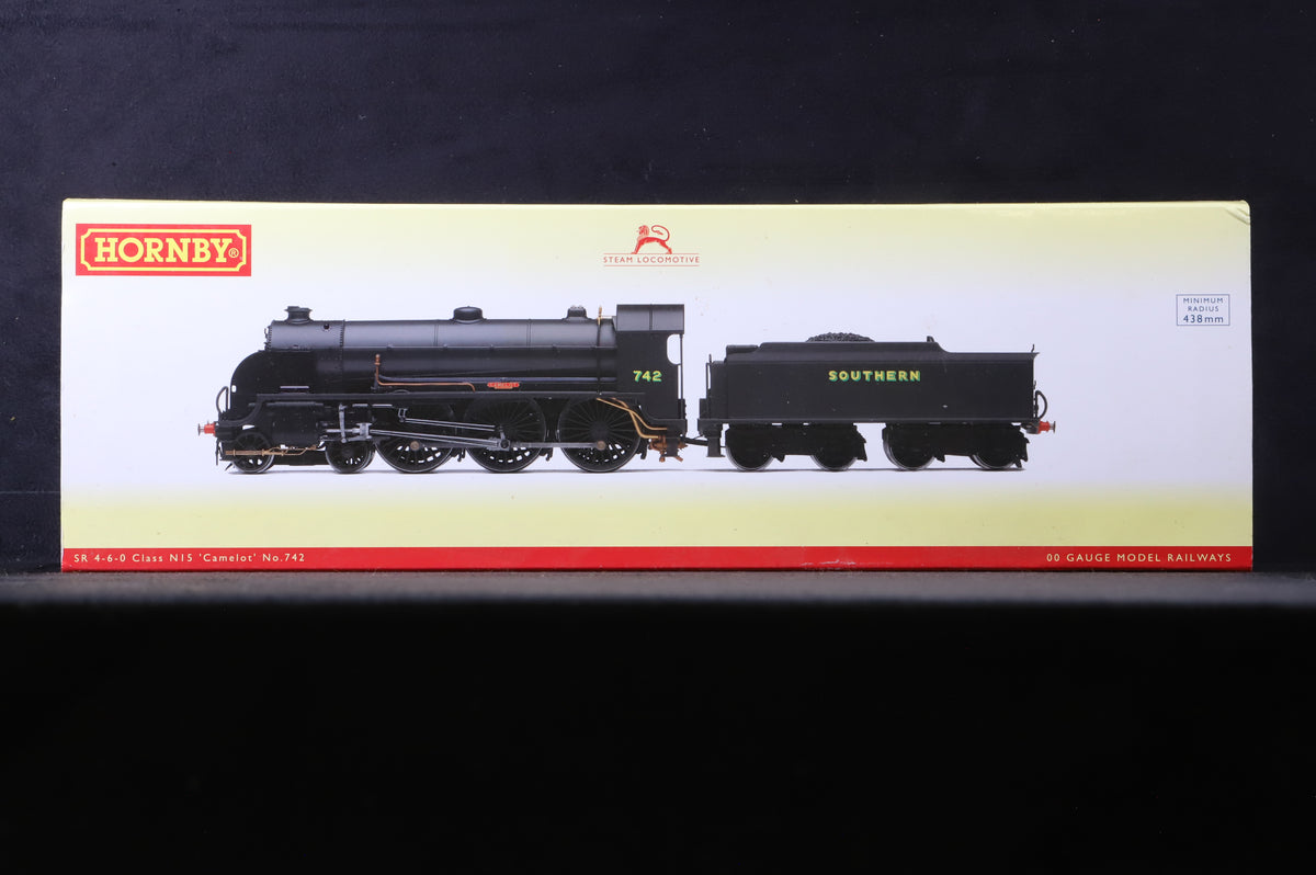 Hornby OO R3527 Class N15 &#39;742&#39; &#39;Camelot&#39; SR Black