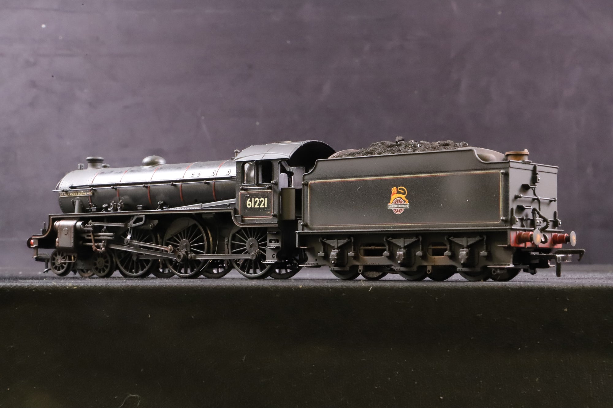 Bachmann OO 31-714 Class B1 '61221' BR Lined Black E/C Renumbered & Weathered