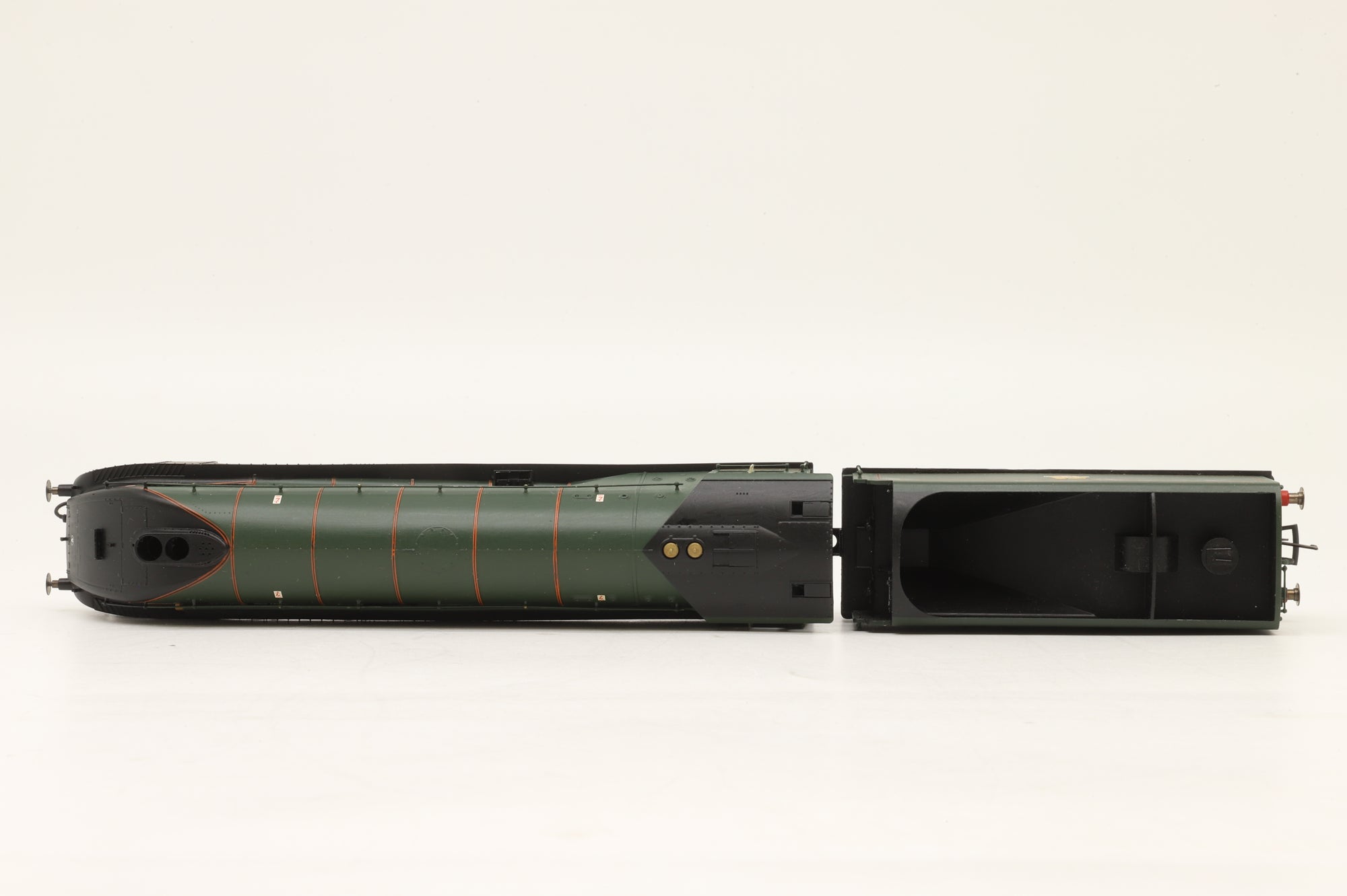 WORKSHOP Hornby OO A4 Class '60031' 'Golden Plover' BR Lined Green E/C Repainted