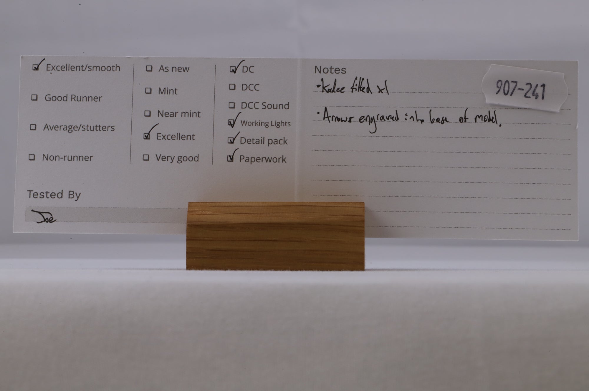 Kato N 176-4812 SD40-2 Early UP '3220' Diesel Locomotive