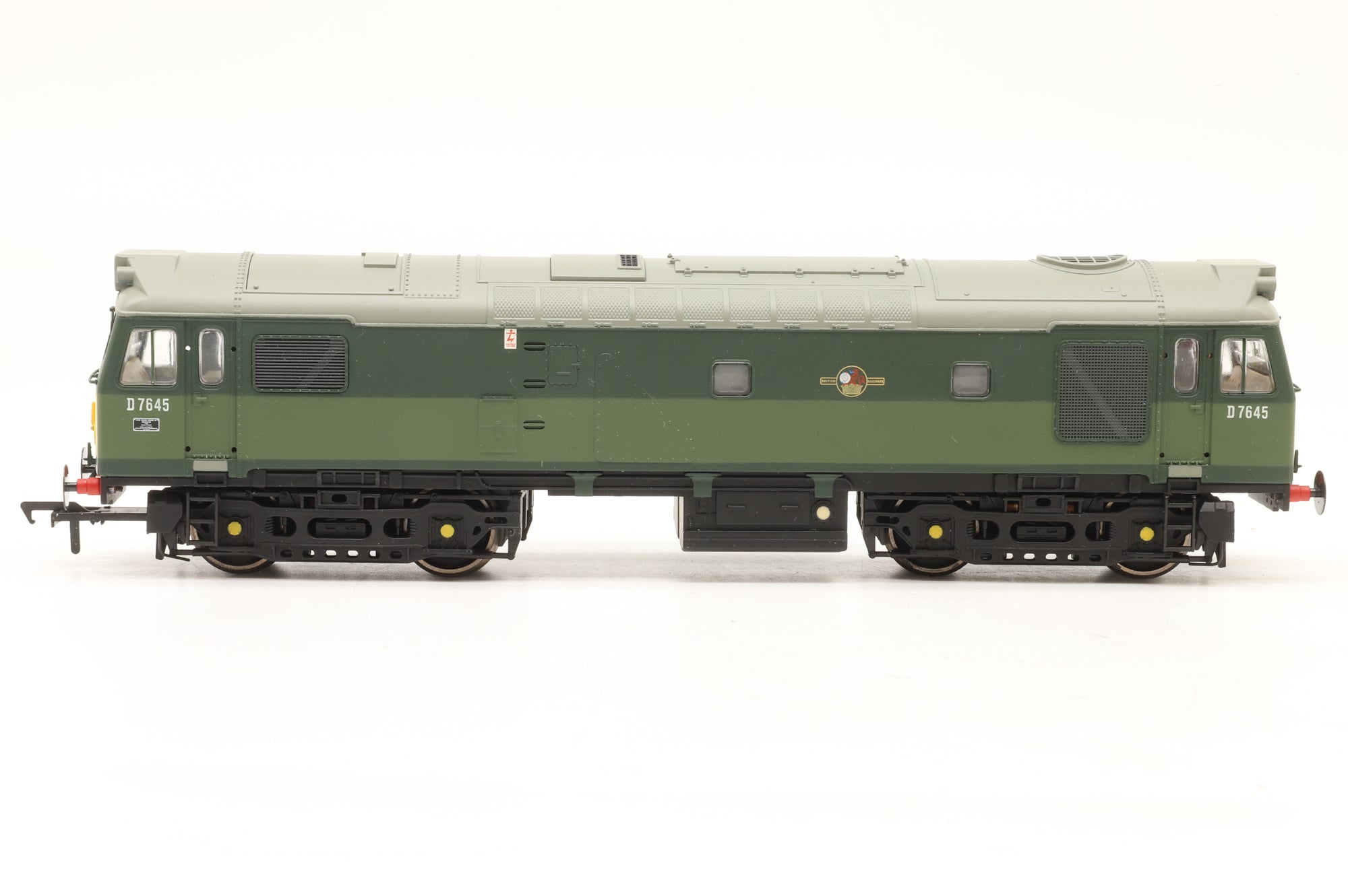 Bachmann OO 32-400 Class 25/3 D7645 in BR Two-Tone Green w/ SYPs