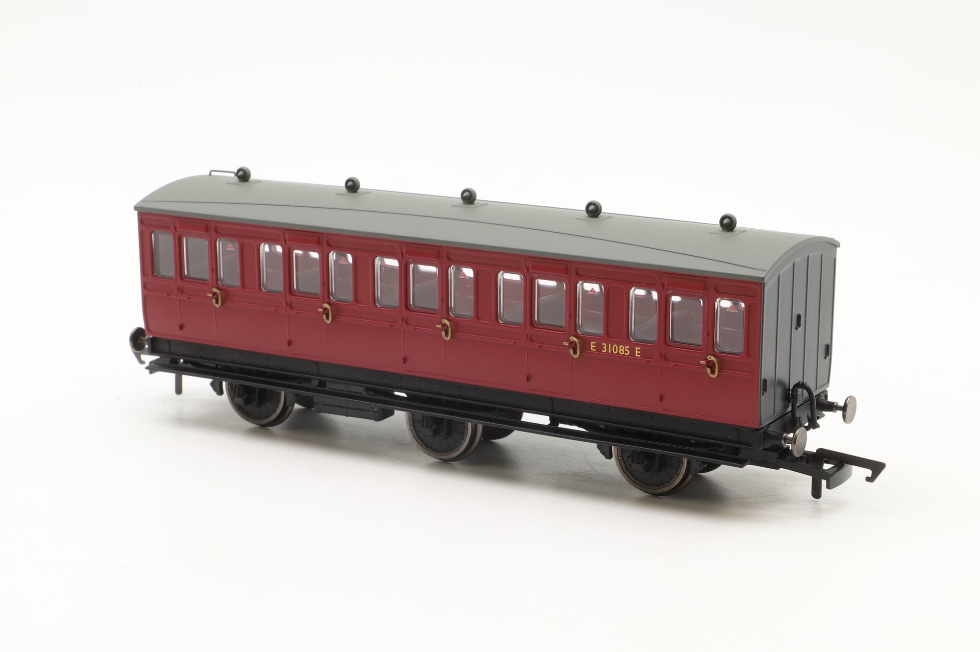 Hornby OO Rake Of 3 BR 6 Wheel Coaches Inc. R40123 R40124 & R40124A