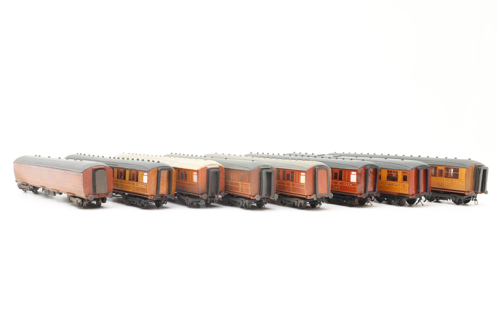 WORKSHOP Kit Built OO Rake of 8x Gresley LNER Teak Coaches