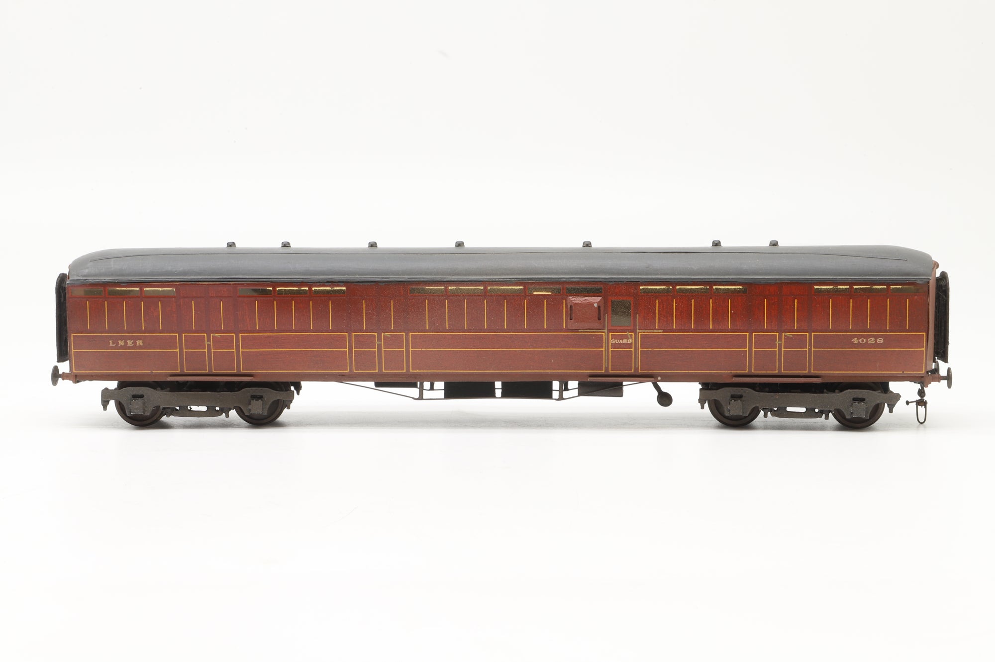 WORKSHOP Kit Built OO Rake of 8x Gresley LNER Teak Coaches