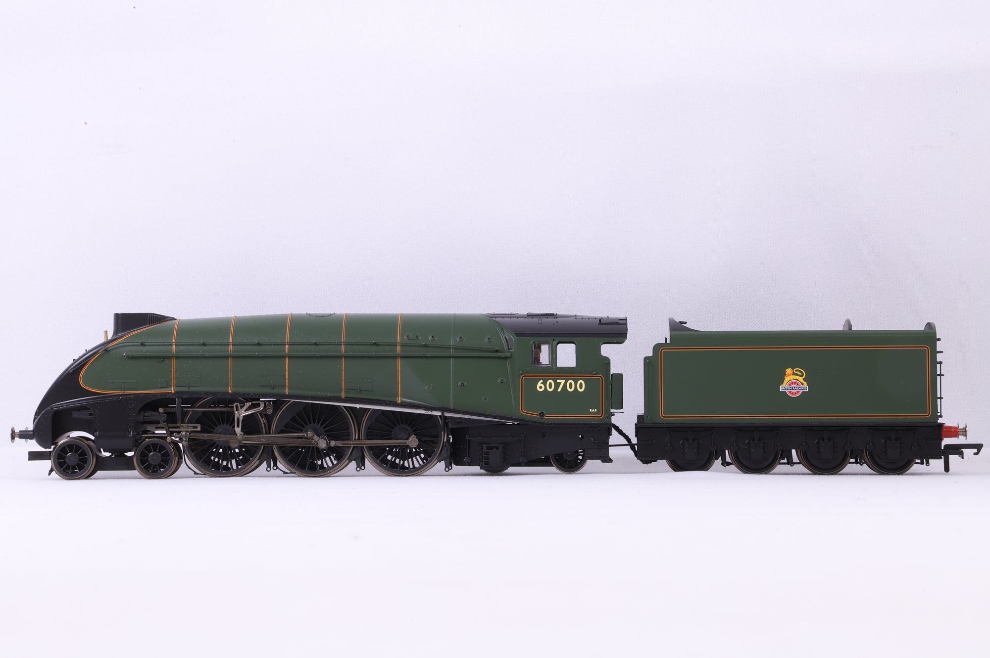Hornby OO R3844 Rebuilt Class W1 60700 in Lined BR Green w/ Early Crests