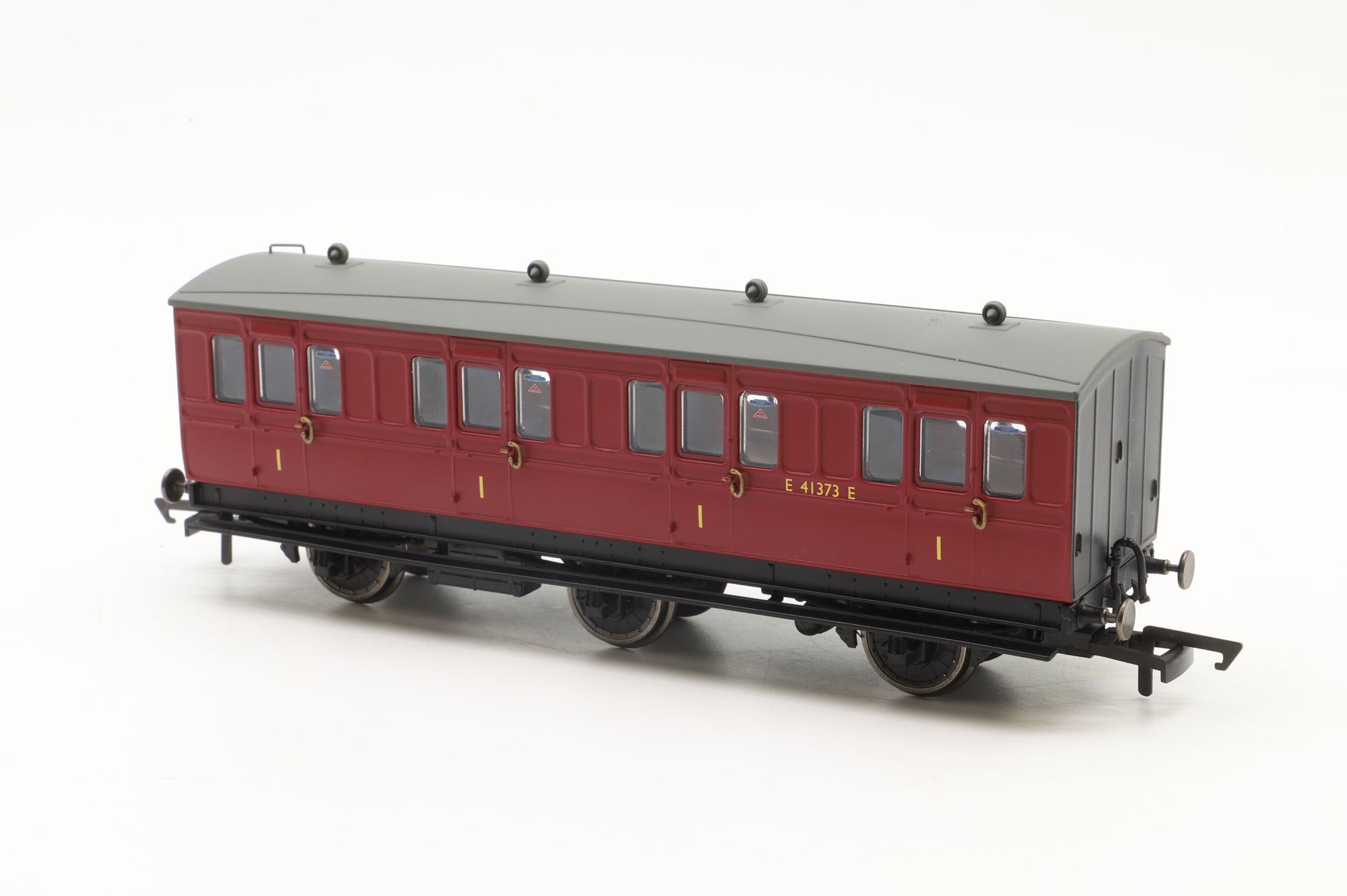 Hornby OO Rake Of 3 BR 6 Wheel Coaches Inc. R40123 R40124 & R40124A