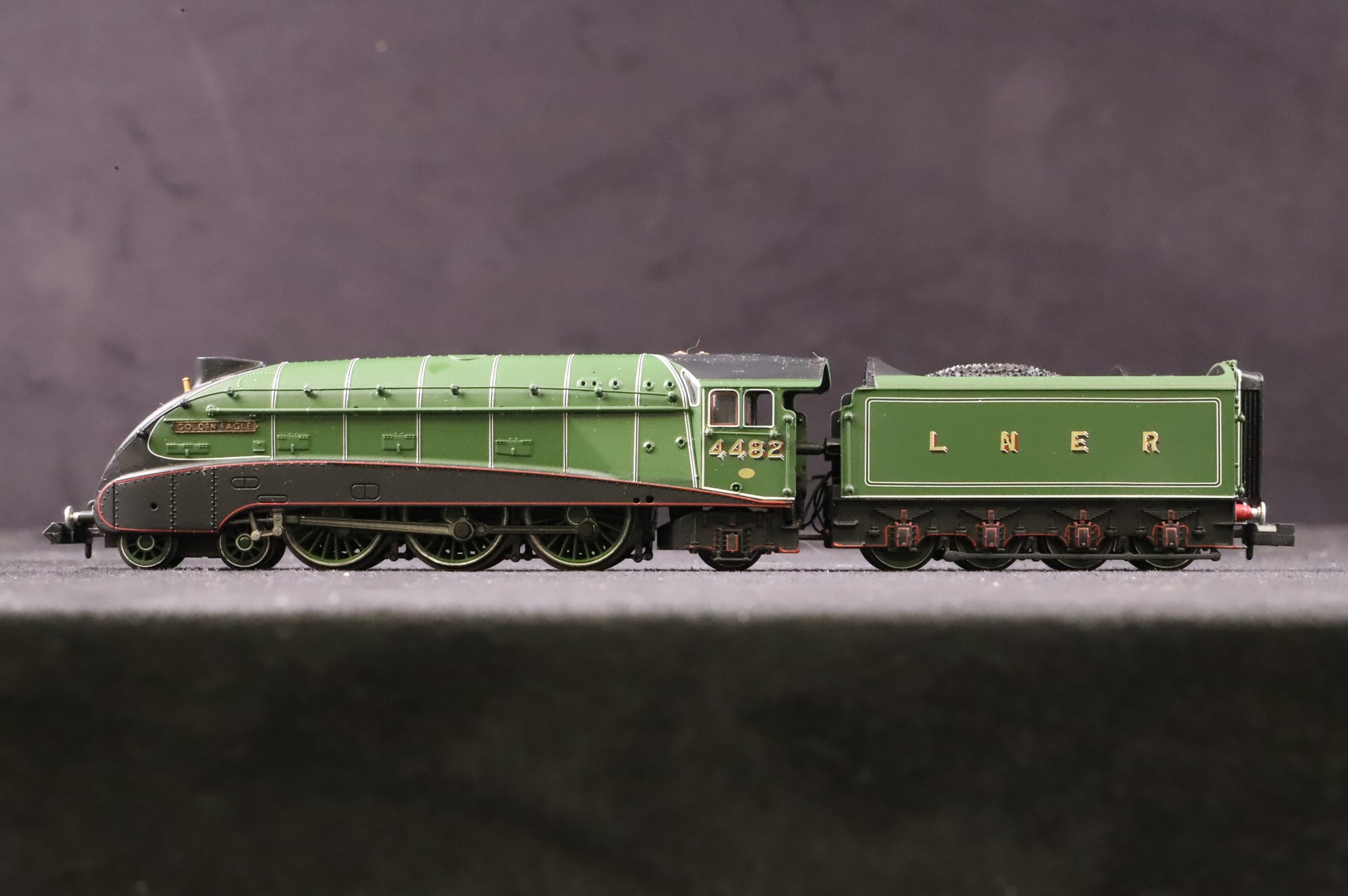 Dapol N 2S-008-010 Class A4 'Golden Eagle' '4482' LNER Green