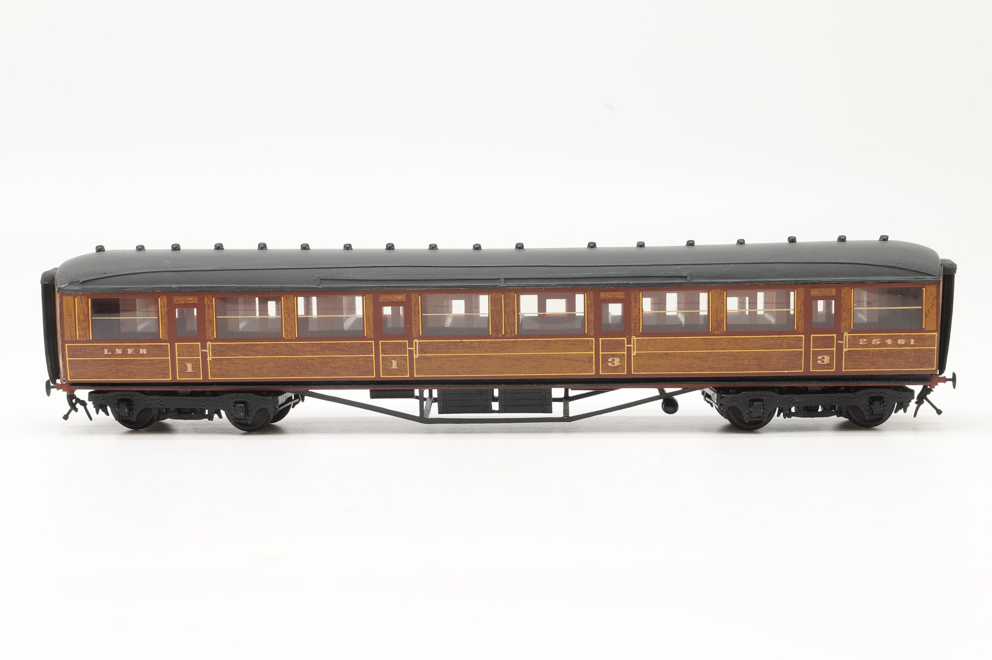 WORKSHOP Kit Built OO Rake of 8x Gresley LNER Teak Coaches