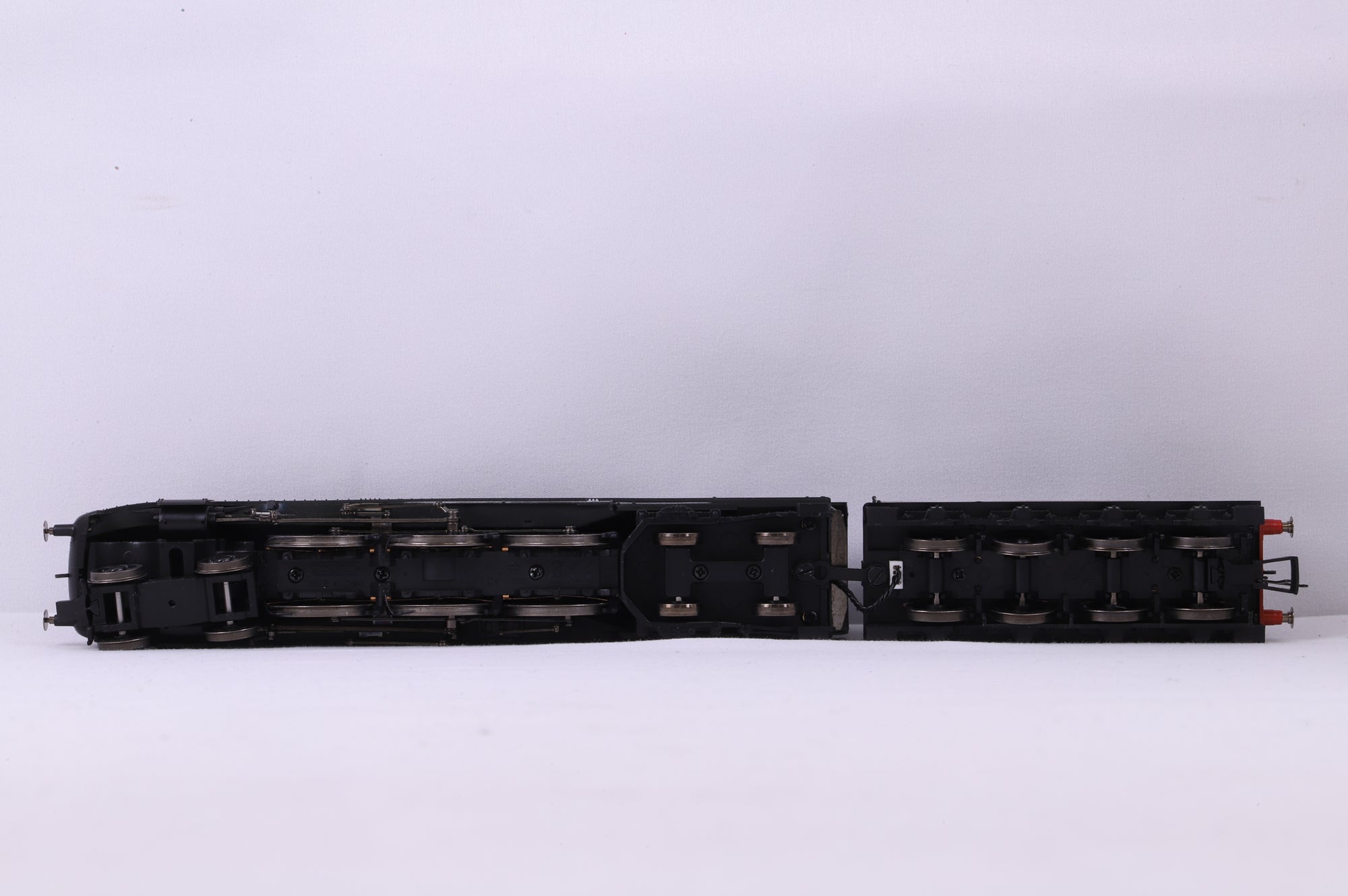 Hornby OO R3844 Rebuilt Class W1 60700 in Lined BR Green w/ Early Crests