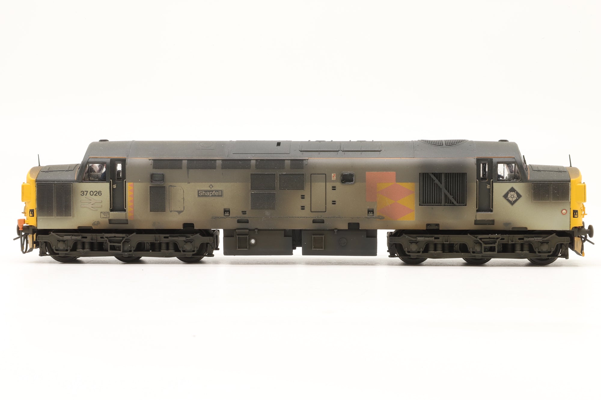 Bachmann OO 32-779 Class 37 '37026' Renumbered & Reliveried Weathered DCC Sound
