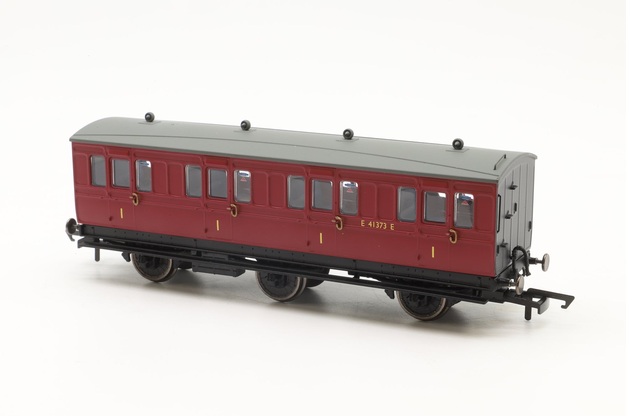 Hornby OO Rake Of 3 BR 6 Wheel Coaches Inc. R40123 R40124 & R40124A
