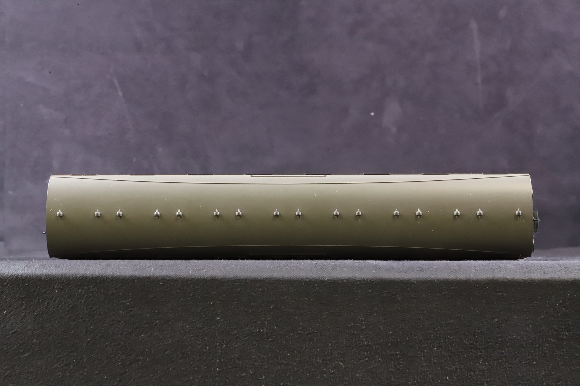 Hornby OO R4520/4521A 2x Gresley Suburbans in BR Crimson