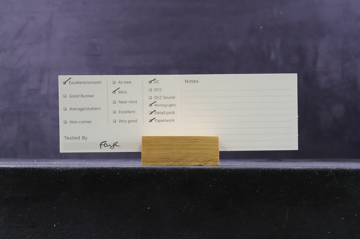 Heljan OO 15051 Class 15 D8202 in BR Green w/ Small Yellow Panels