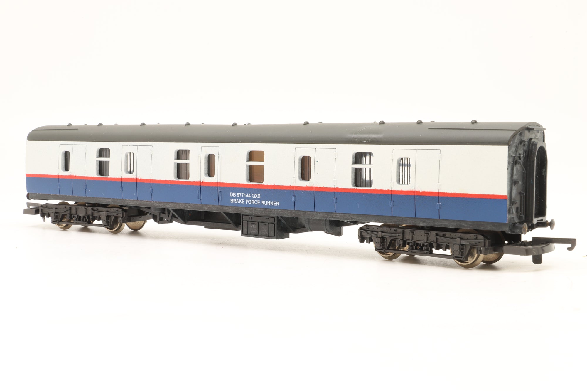 Custom OO Mk1 Brake Force Runner DB977144QXX in a BR Departmental Livery
