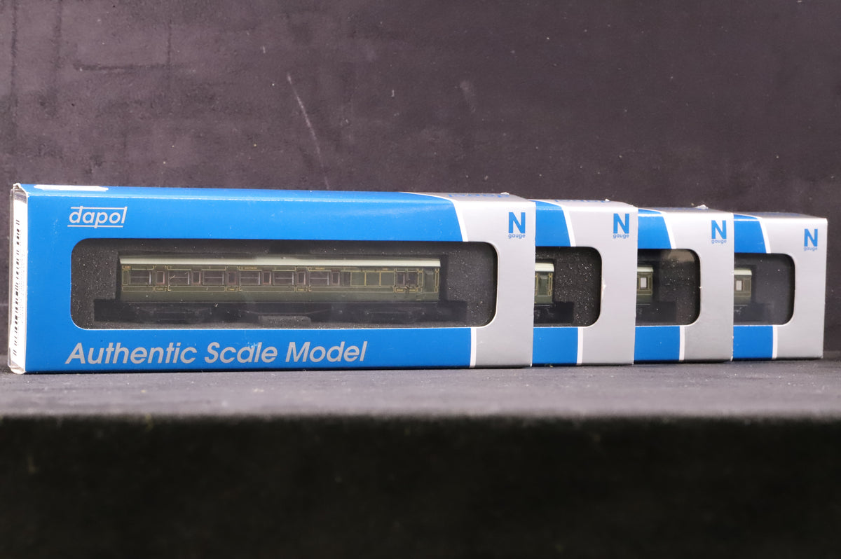 Dapol N Rake Of 4 Maunsell Lined Green Coaches Inc. 2P-012-052, 051, 001 &amp; 151