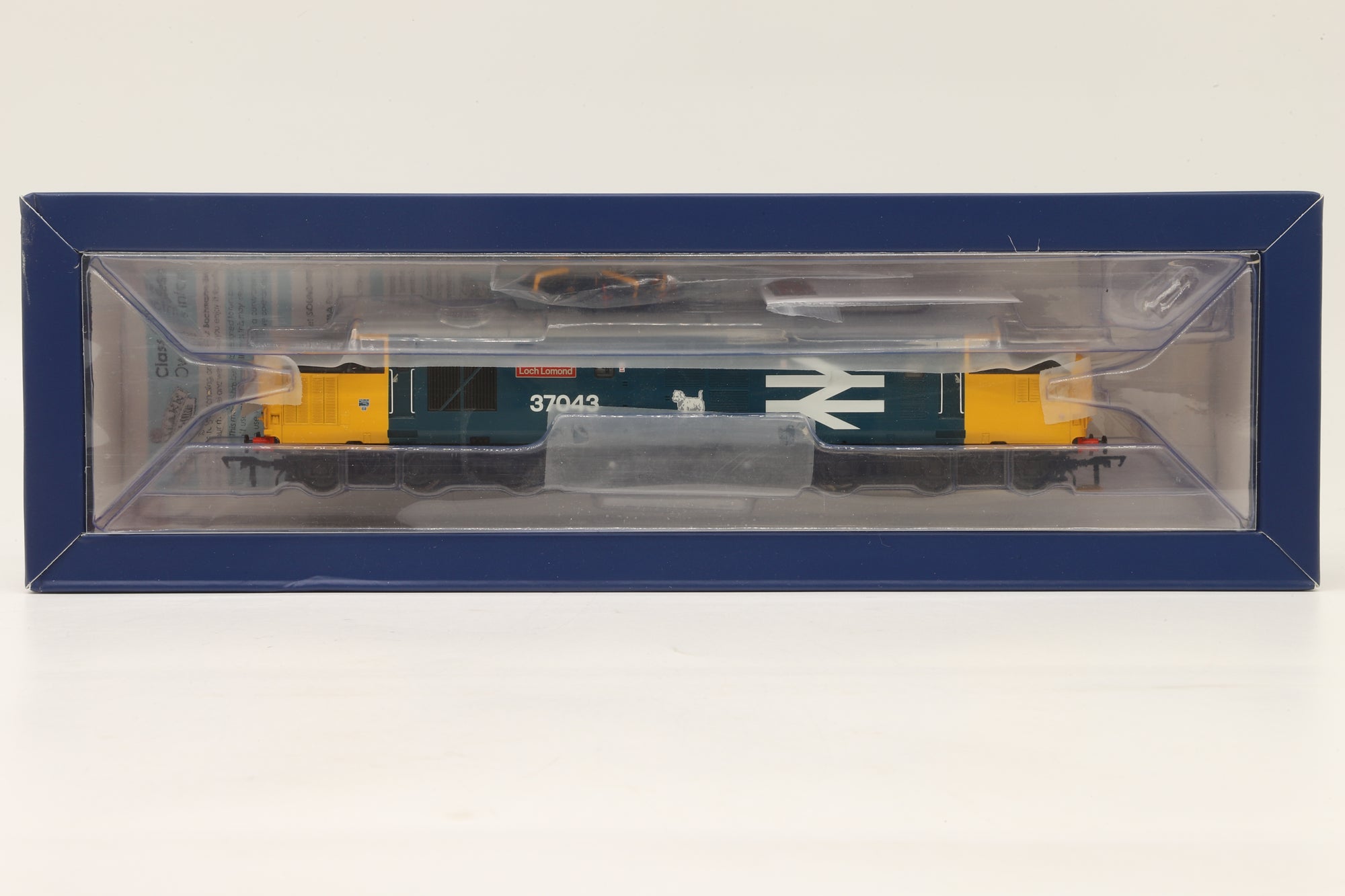 Bachmann OO 35-304 Class 37/0 37043 'Loch Lomond' in BR Blue w/ Large Logos