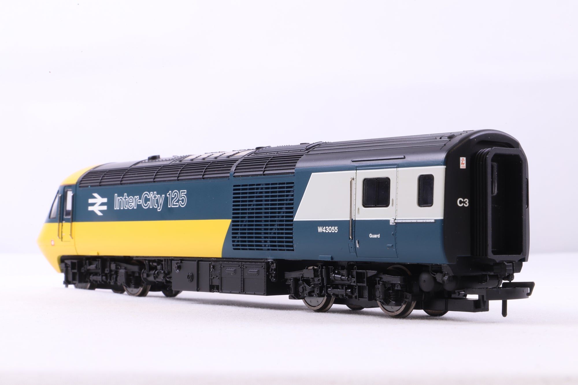 Hornby OO R2701 Class 43 HST Set & 4x Mk3s in BR Inter-City 125 Blue/Grey Liveries
