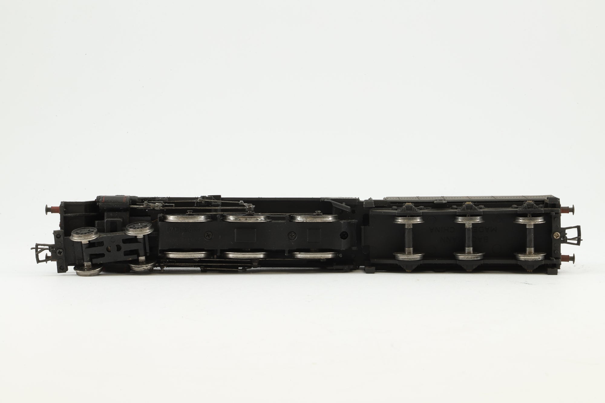 Bachmann OO 31-108 Standard Class 4MT '75063' BR Lined Black E/C BR18 Tender Weathered