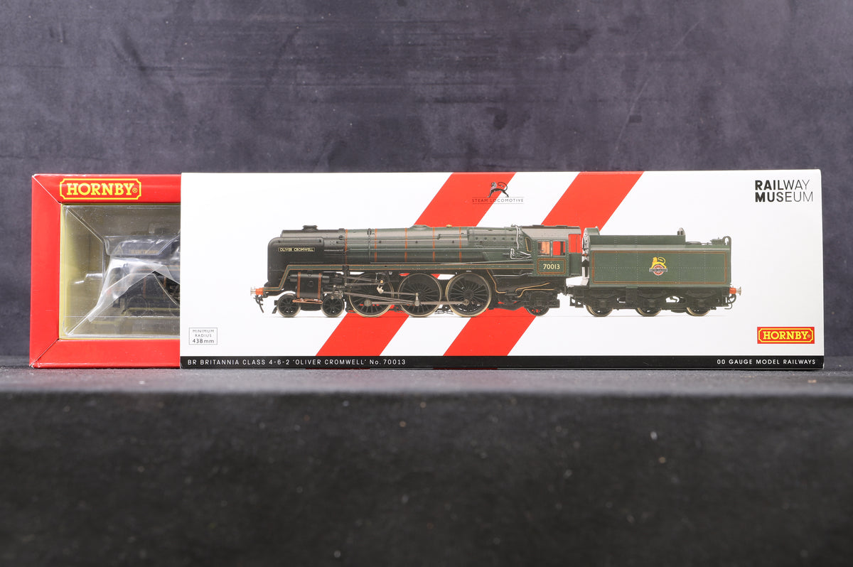 Hornby OO R3865 BR Britannia Class 4-6-2 &#39;70013&#39; &#39;Oliver Cromwell&#39; BR Lined Green E/C, DCC Fitted