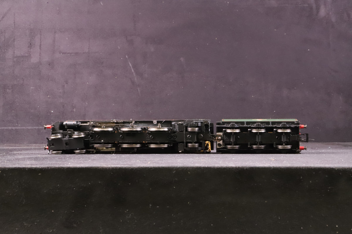 Hornby OO R2585 Rebuilt West Country &#39;34104&#39; BR Lined Green L/C Renamed &amp; Renumbered
