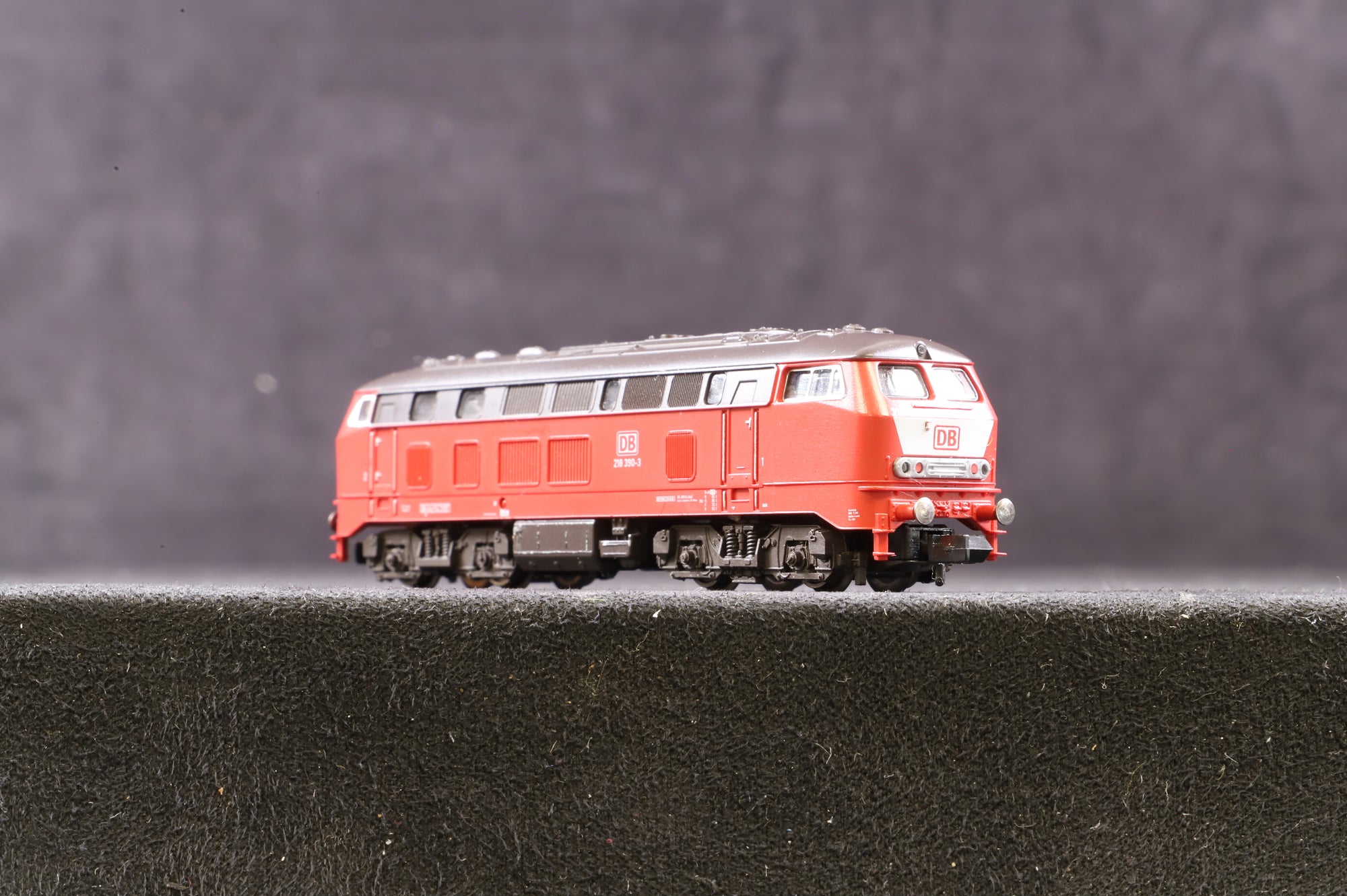 Fleischmann N Gauge 7238 DB BR 218 218390-3 in DB Red and Black