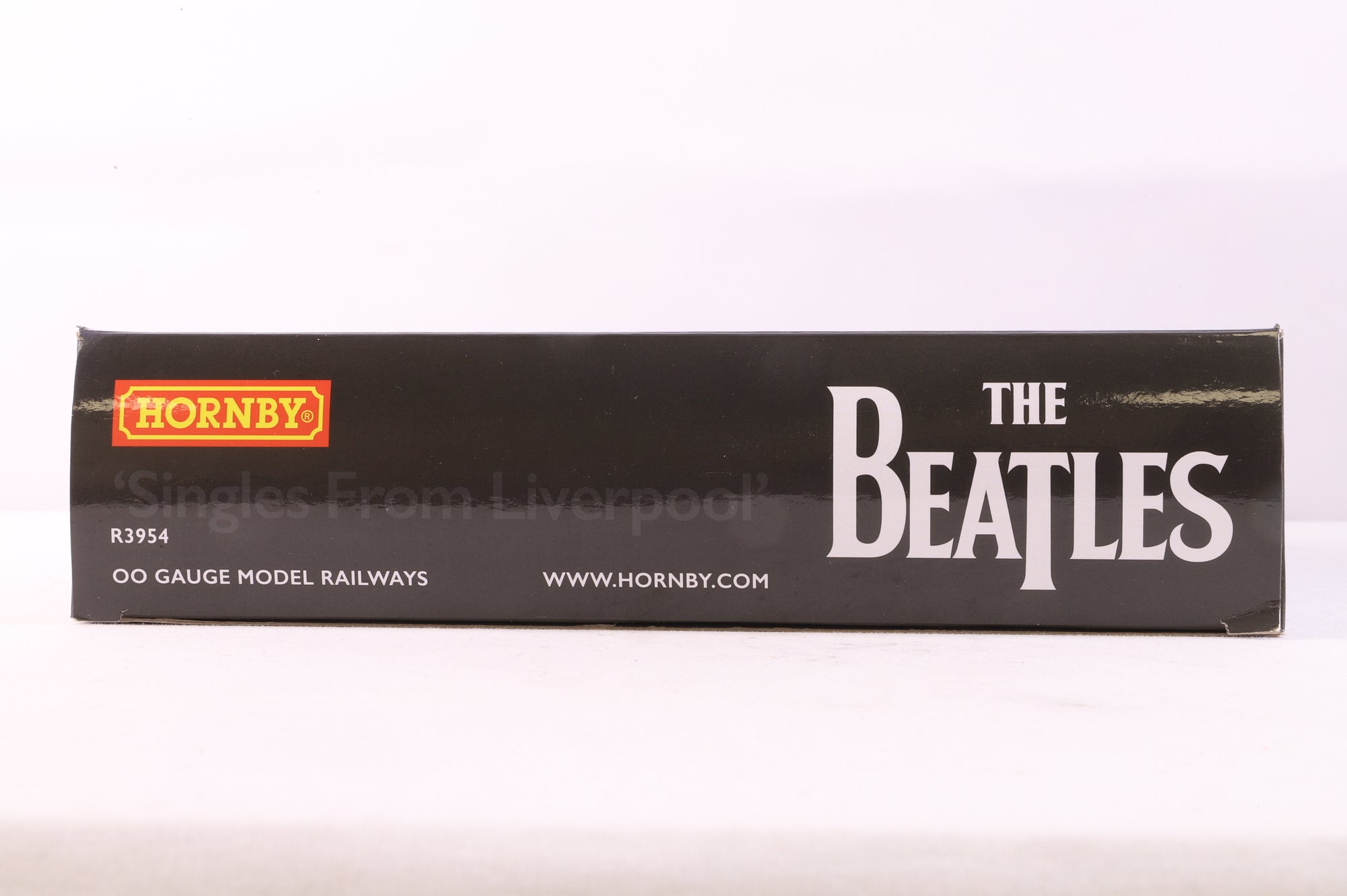 Hornby OO R3954 The Beatles 'Singles From Liverpool' Train Pack Ltd Ed 709/1000