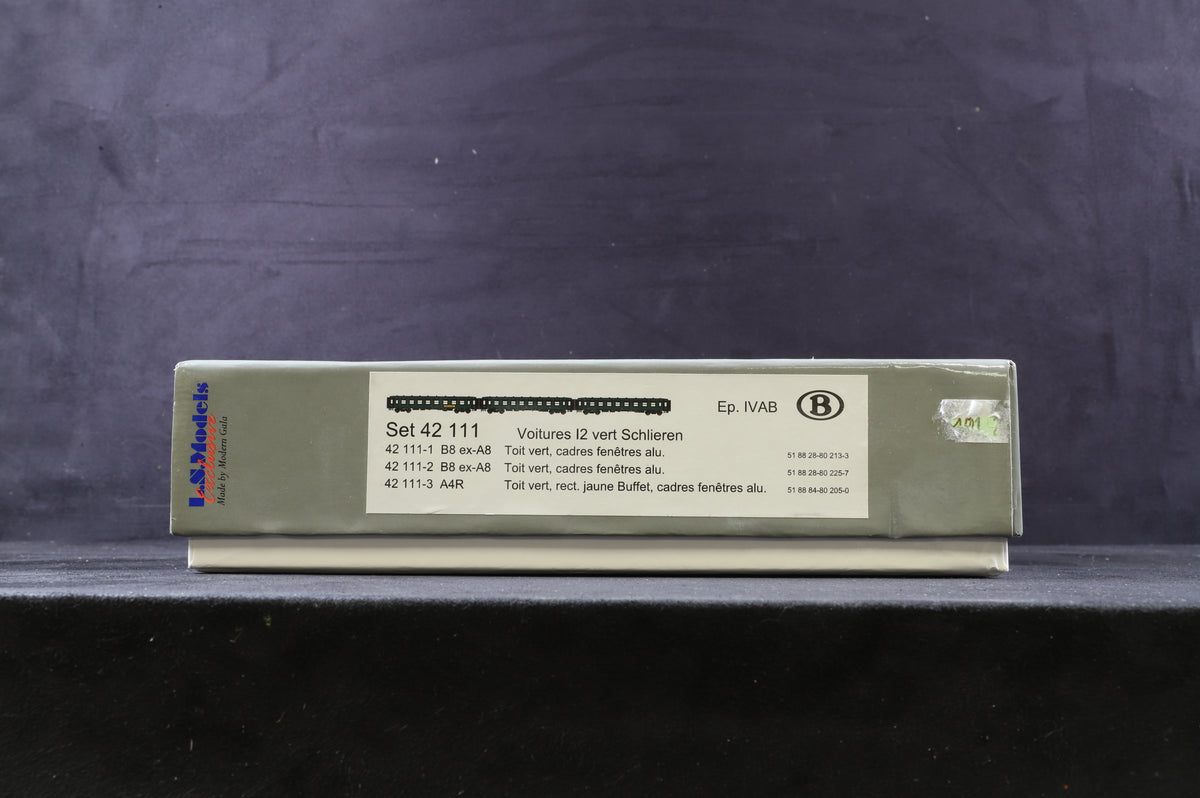 L.S. Models LS42111 Set of 3 Green SNCB Coaches