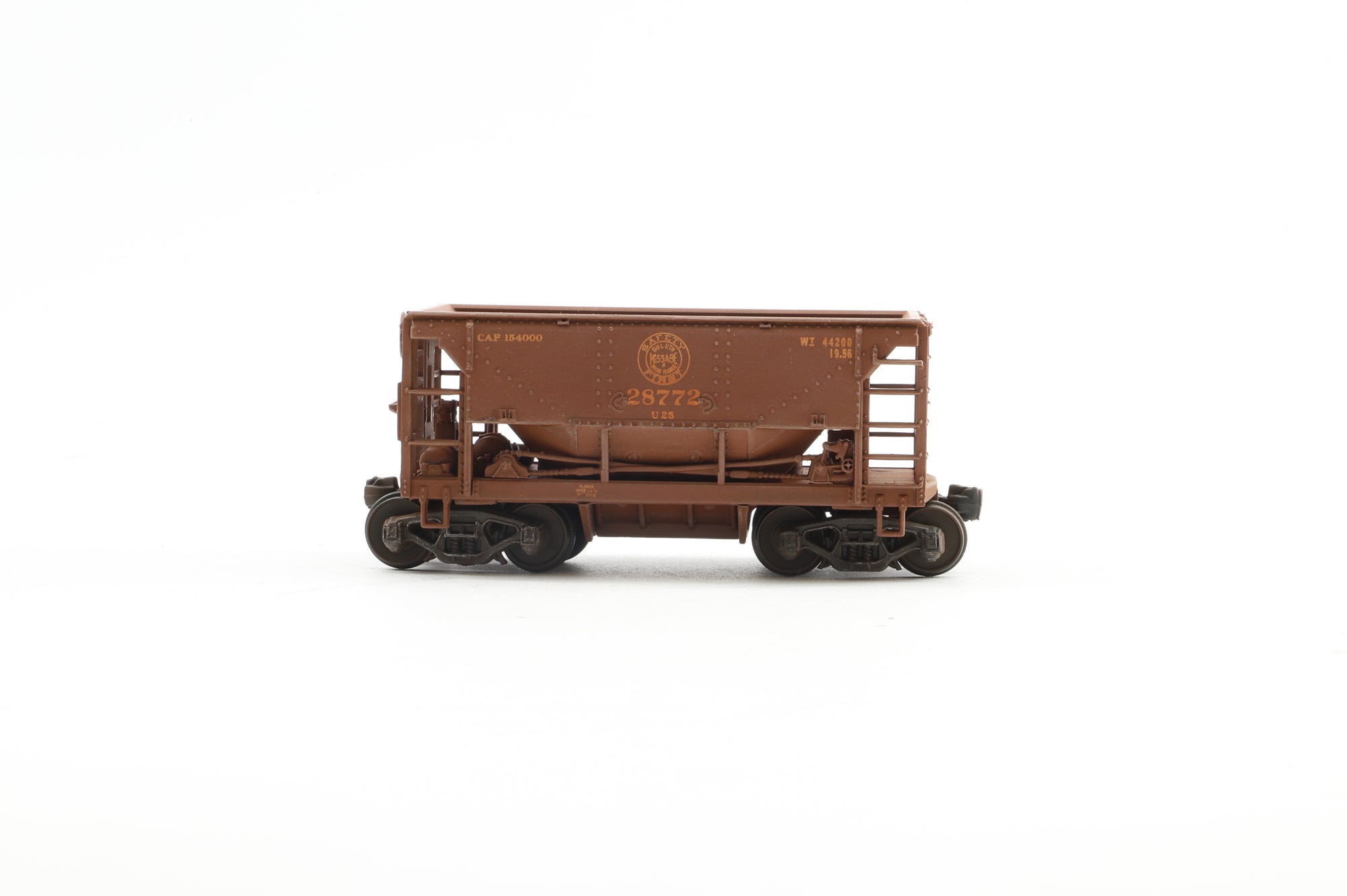 Walthers HO 932-4454 12-Pack of Ore Cars in DMIR Brown - Pro-Customised/Weathered